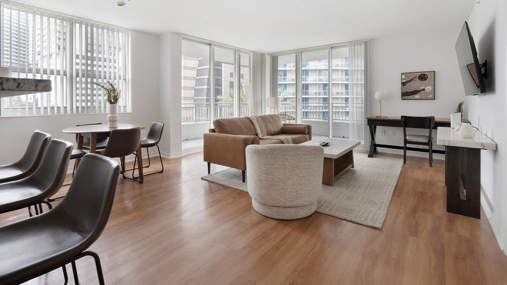 Yacht Club at Brickell 605 - Photo 2