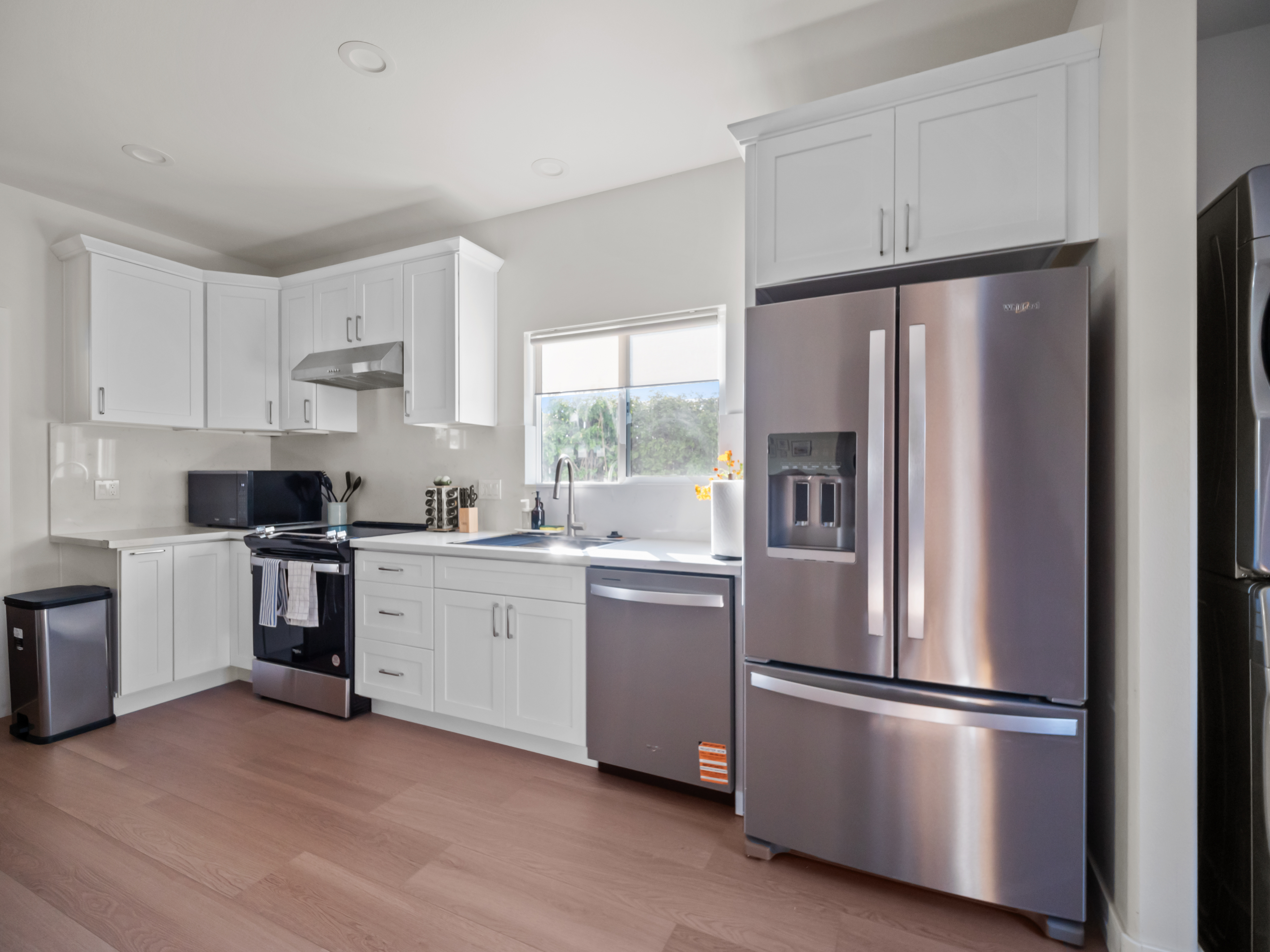 Coastal Calm Room | Private Bath, AC & Laundry in Unit - Photo 6