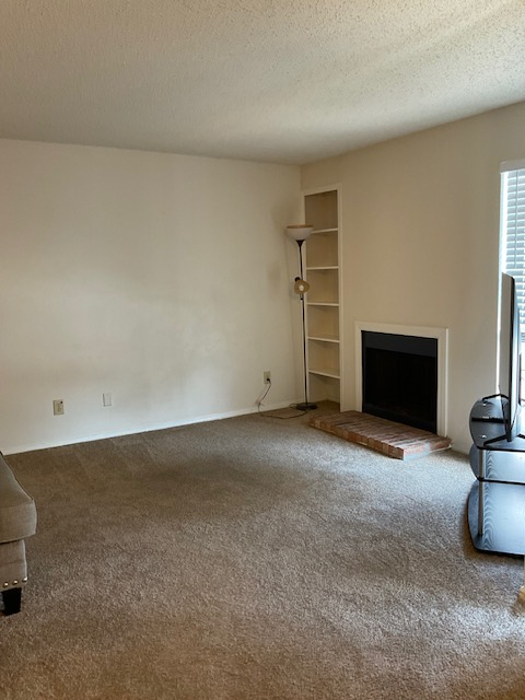 Quiet Fully Furnished 1 BR Condo in North Dallas/Plano Area w/ In-Unit Laundry, Covered Parking and  - Photo 7