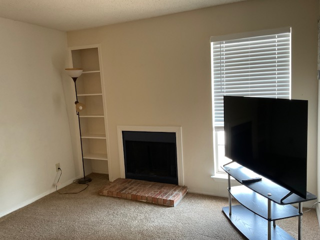 Quiet Fully Furnished 1 BR Condo in North Dallas/Plano Area w/ In-Unit Laundry, Covered Parking and  - Photo 9