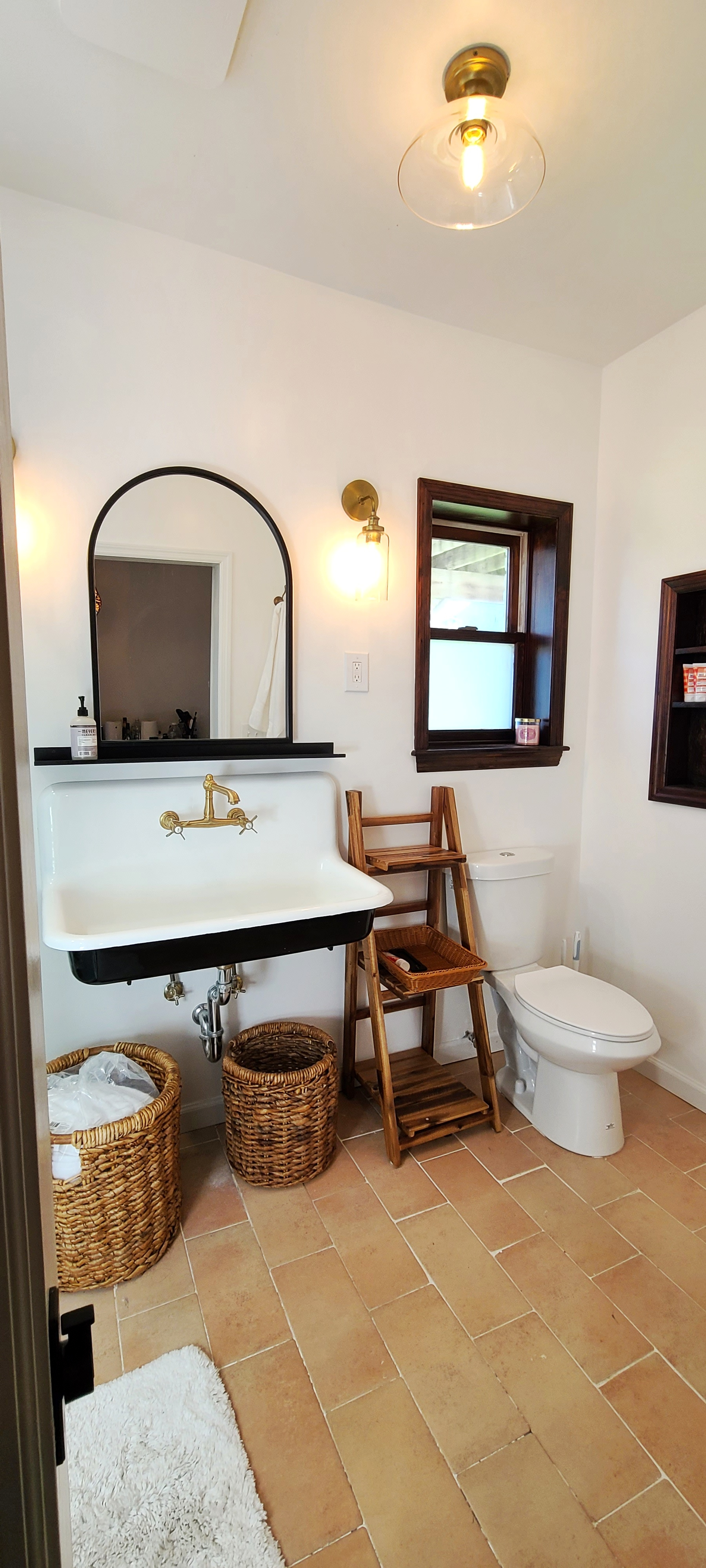 2,500 Sq Ft Fully Furnished Hudson Valley Home on 1 Acre -  Monthly Cleaning, EV Charging & Easy Acc - Photo 7