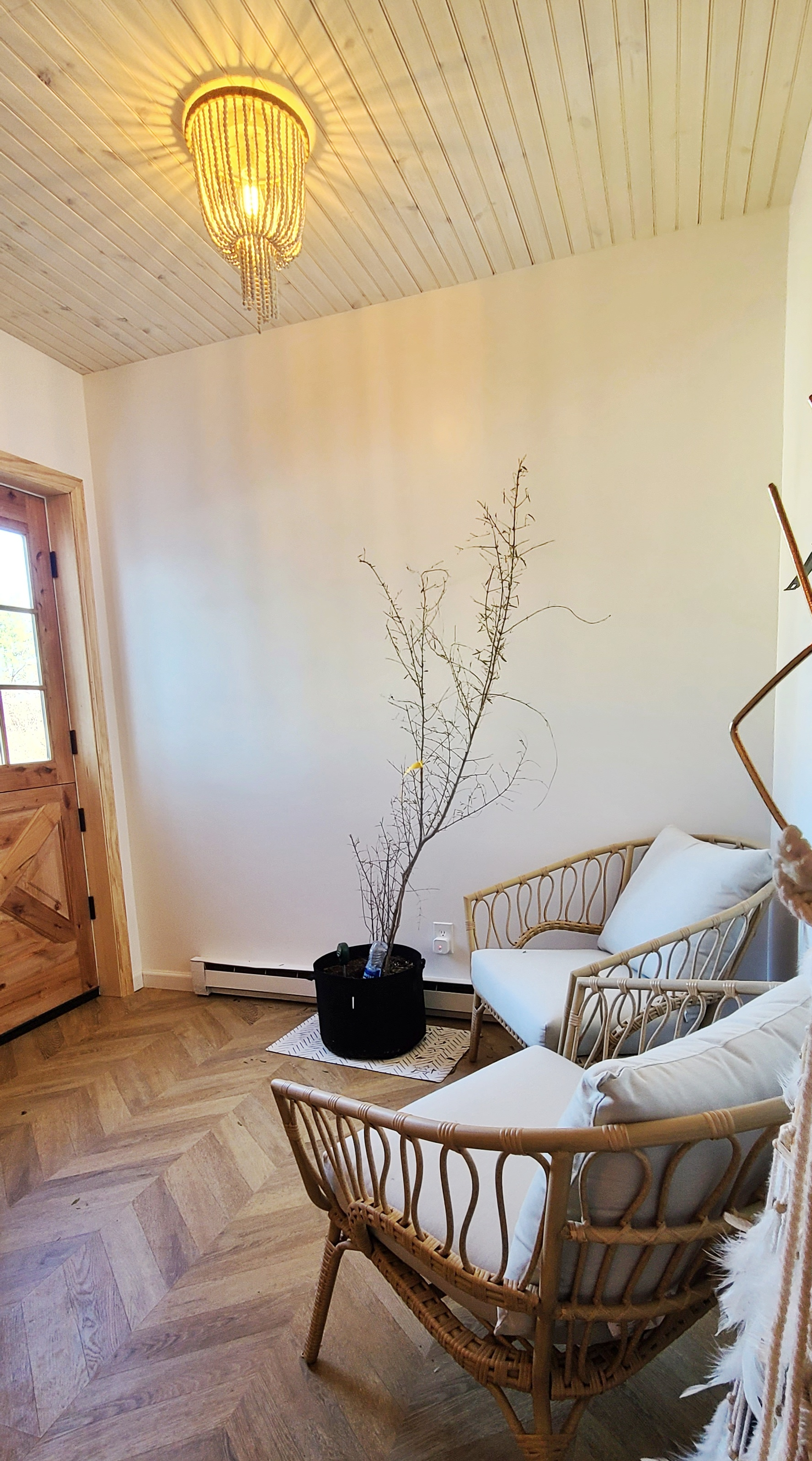 2,500 Sq Ft Fully Furnished Hudson Valley Home on 1 Acre - Monthly Cleaning, EV Charging & Easy Acc - Photo 5