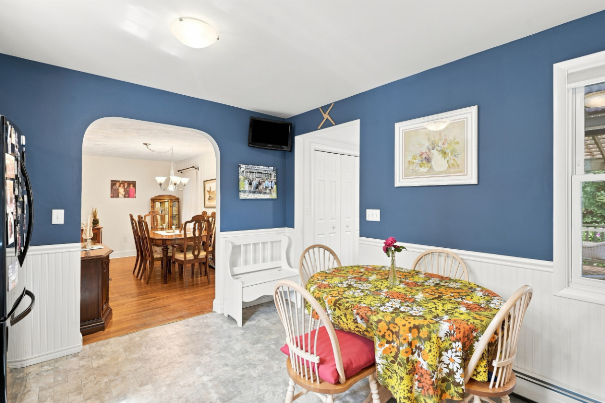 Small village feel, room to spread out! - Photo 5
