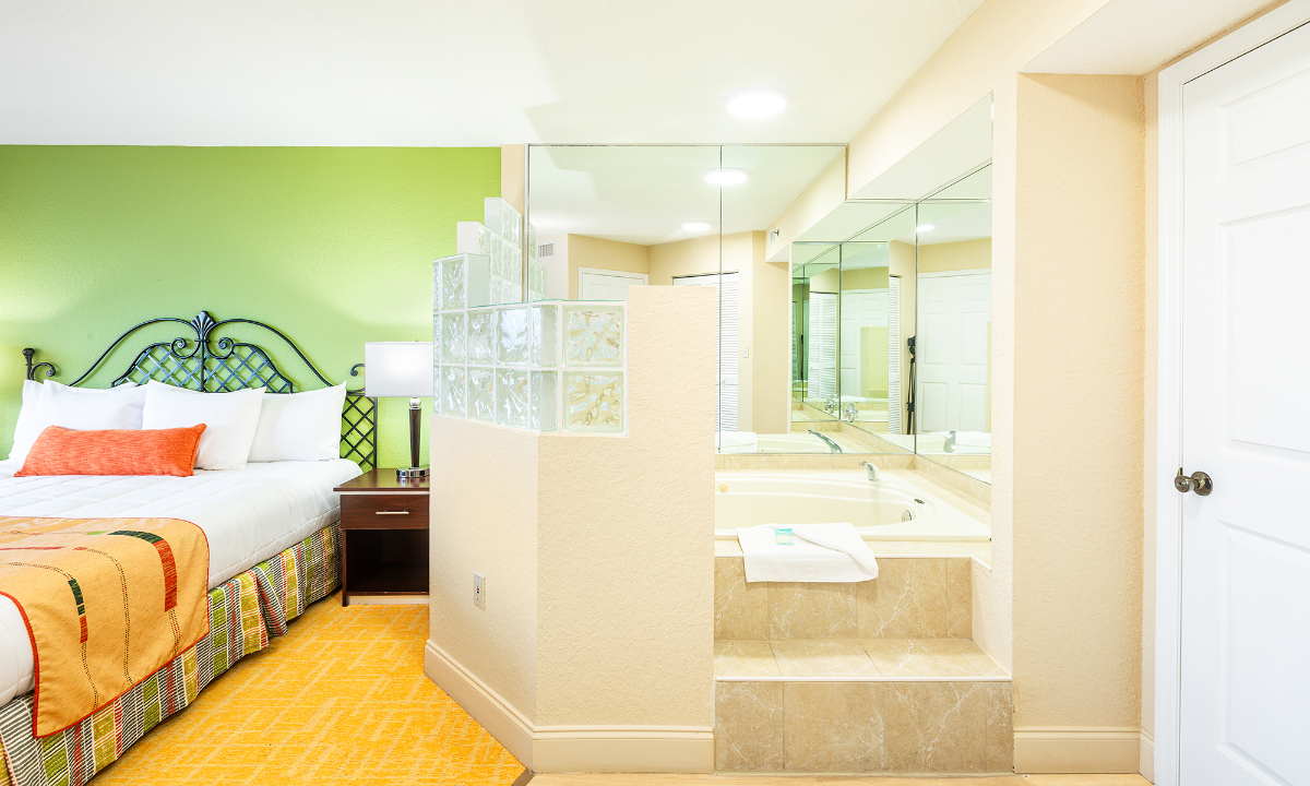 Vacation Village Bonaventure Deluxe One Bedroom King Suite with Sofa sleeper - Photo 4