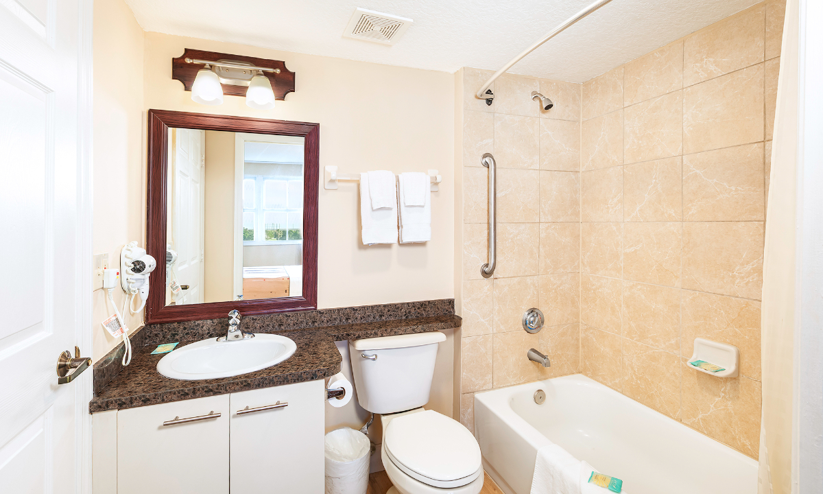 Vacation Village Bonaventure Deluxe One Bedroom King Suite with Sofa sleeper - Photo 6