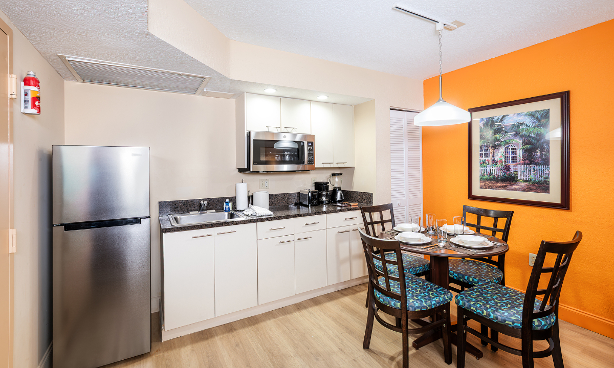 Vacation Village Bonaventure Deluxe One Bedroom King Suite with Sofa sleeper - Photo 10