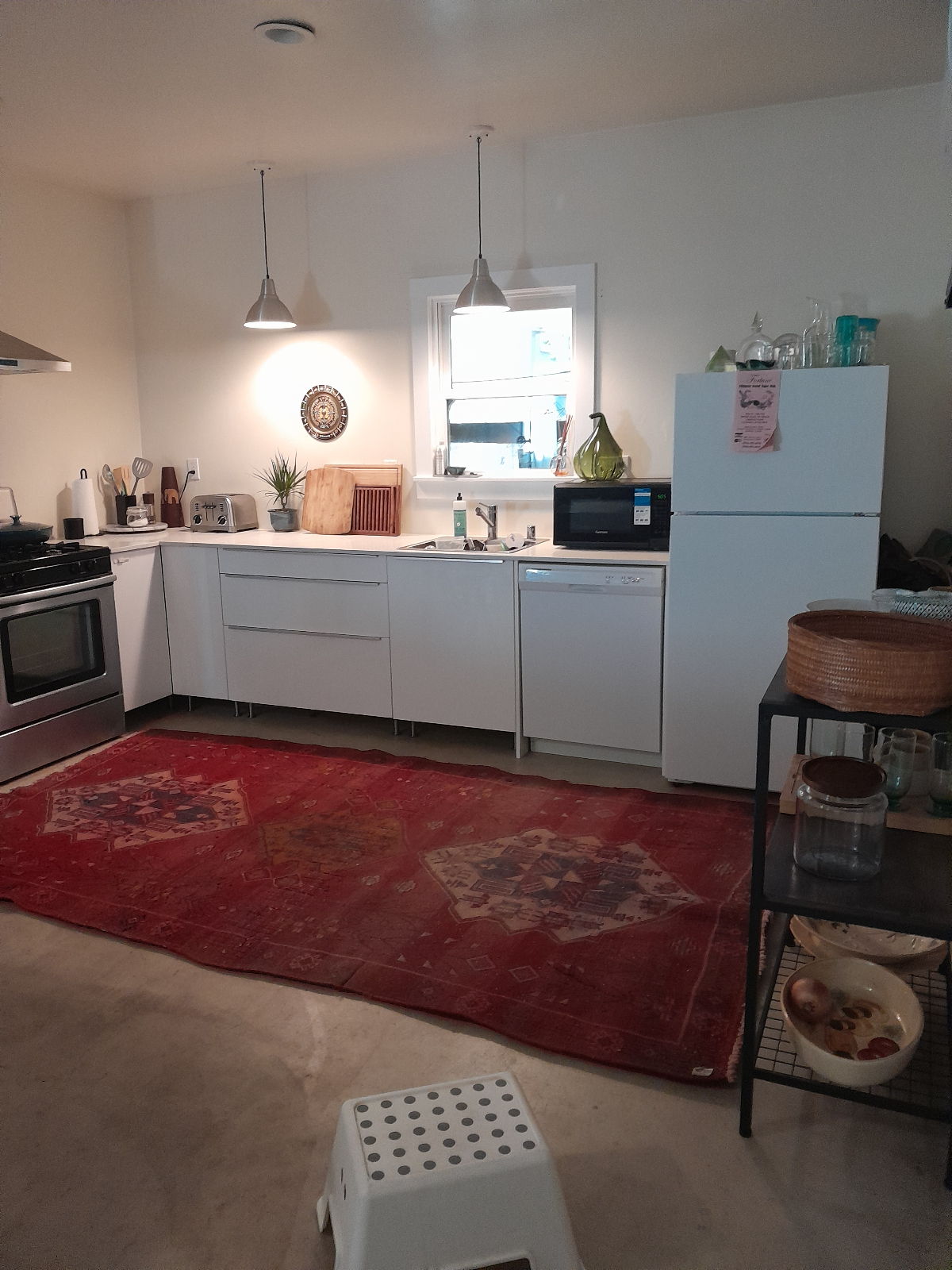 Cozy Open Modern Apartment - Photo 3