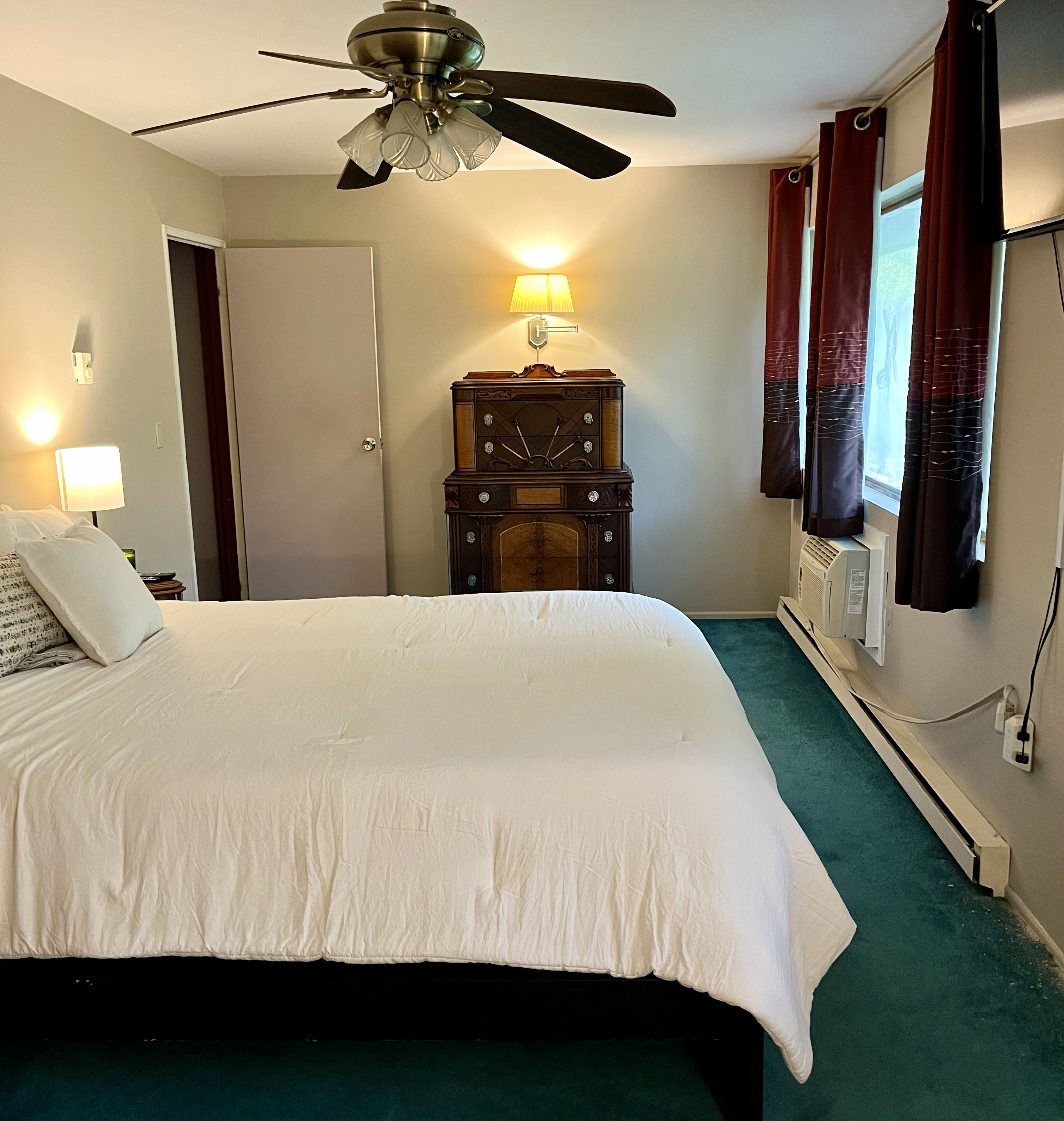 Large 1 private bedroom w/full private bath in quiet neighborhood - Photo 3