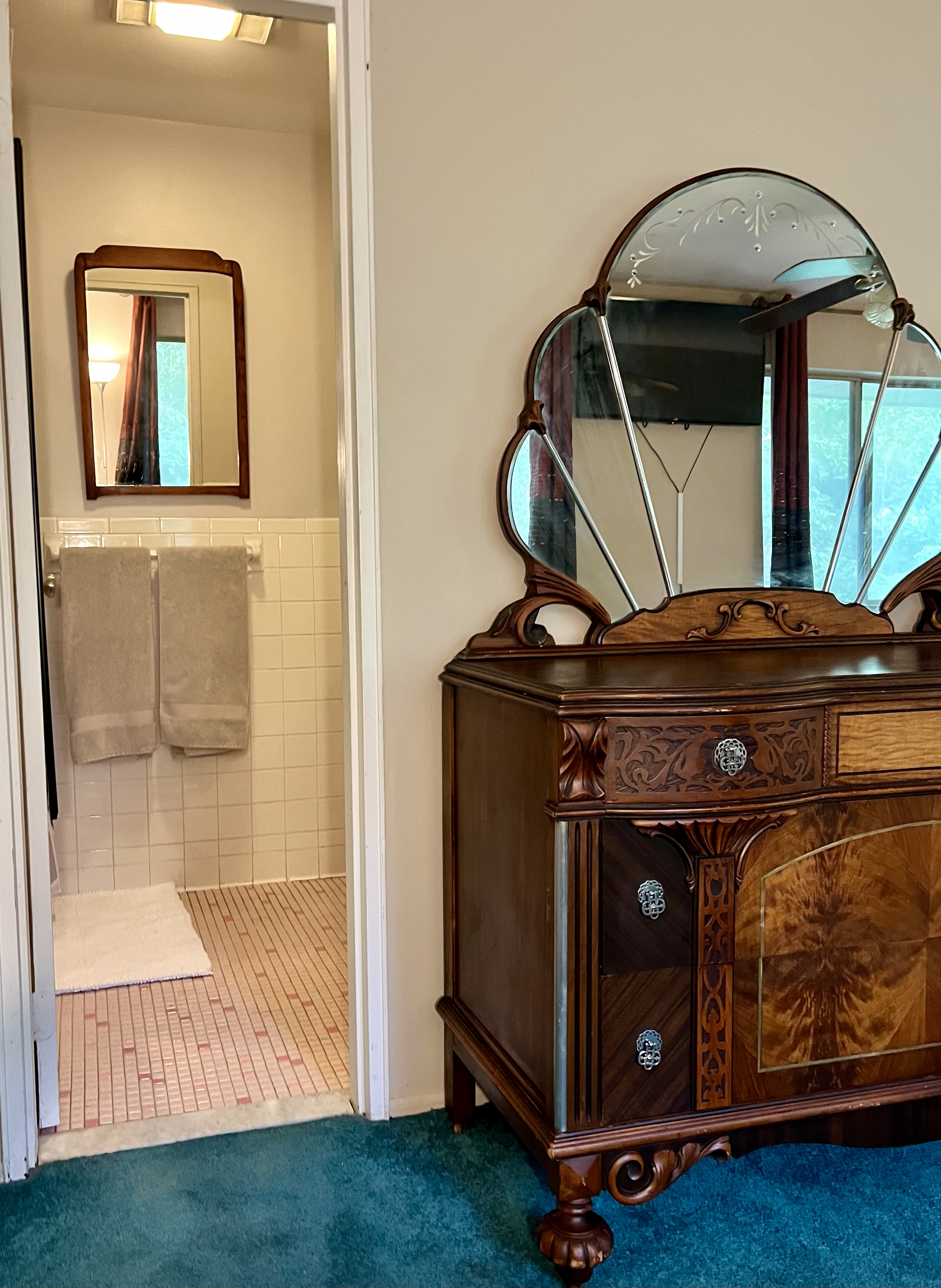 Large 1 private bedroom w/full private bath in quiet neighborhood - Photo 4