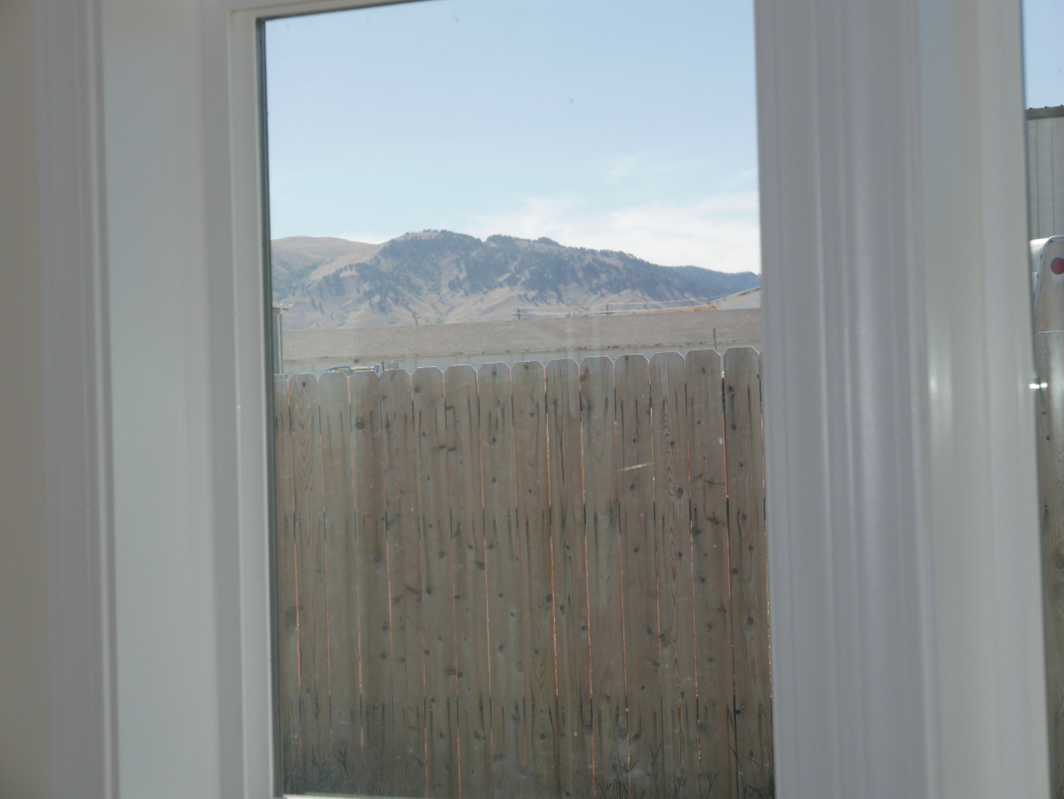 Brand-New Furnished 2BR with Utilities, Wi-Fi & Mountain Views - Near the Bighorn Mountains - Photo 11