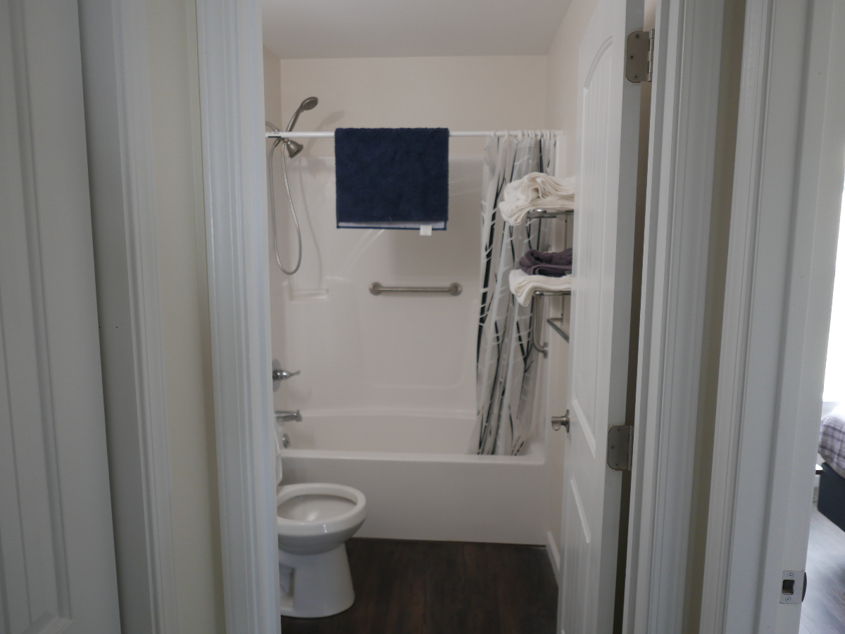 Brand-New Furnished 2BR with Utilities, Wi-Fi & Mountain Views - Near the Bighorn Mountains - Photo 9
