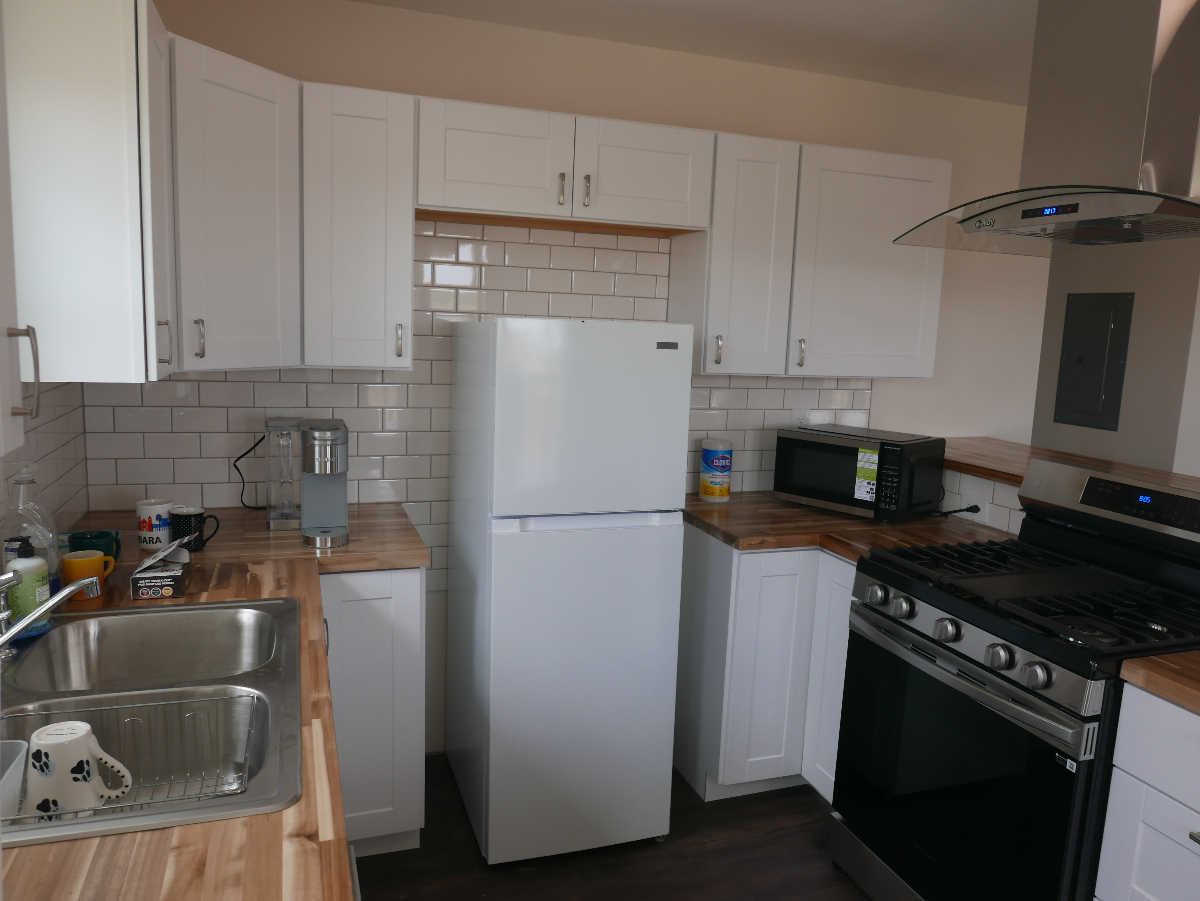 Brand-New Furnished 2BR with Utilities, Wi-Fi & Mountain Views - Near the Bighorn Mountains - Photo 5