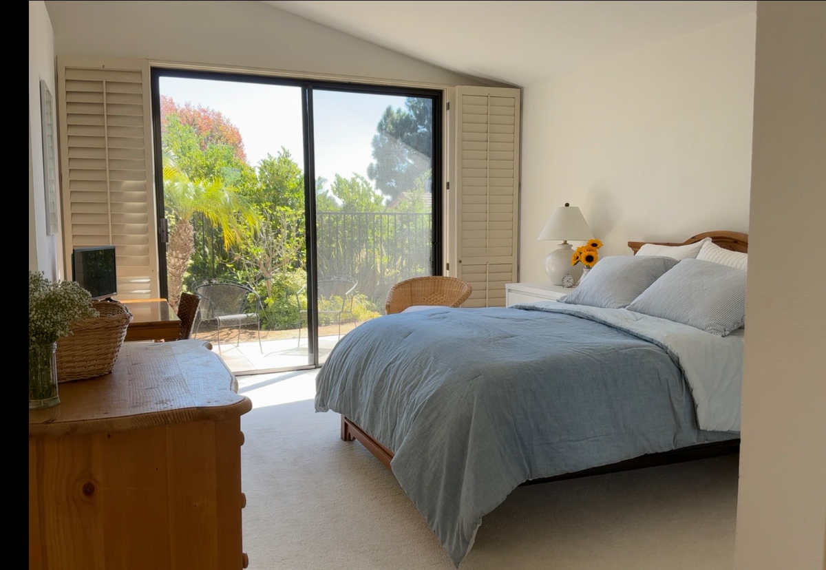 Coastal suite with private bath, convenient parking and separate entrance located 5 min from Del Mar beach. - Photo 1
