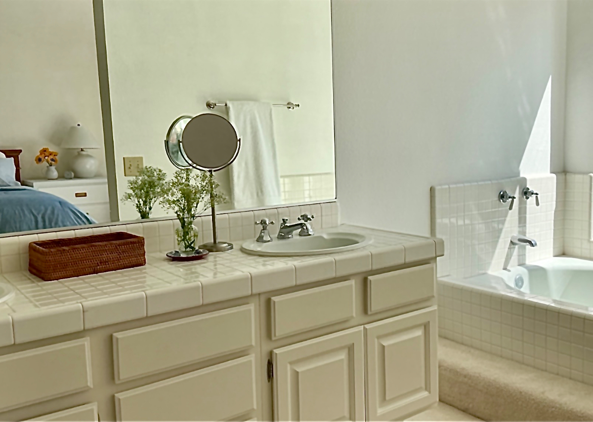 Coastal suite with private bath, convenient parking and separate entrance located 5 min from Del Mar beach. - Photo 3