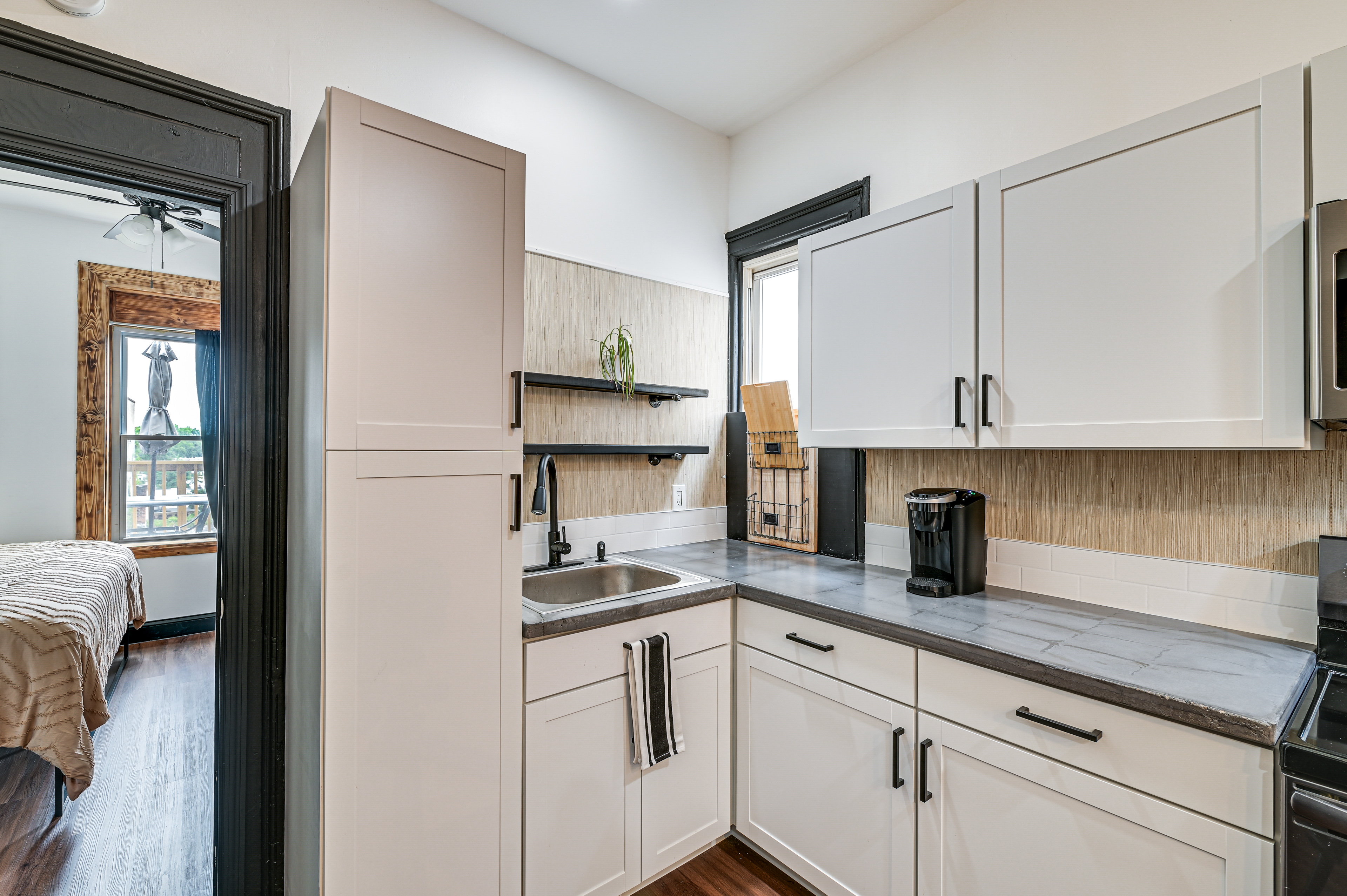 Walk to Dtwn Albany! Extended Escape w/ Deck - 520302 - Photo 11