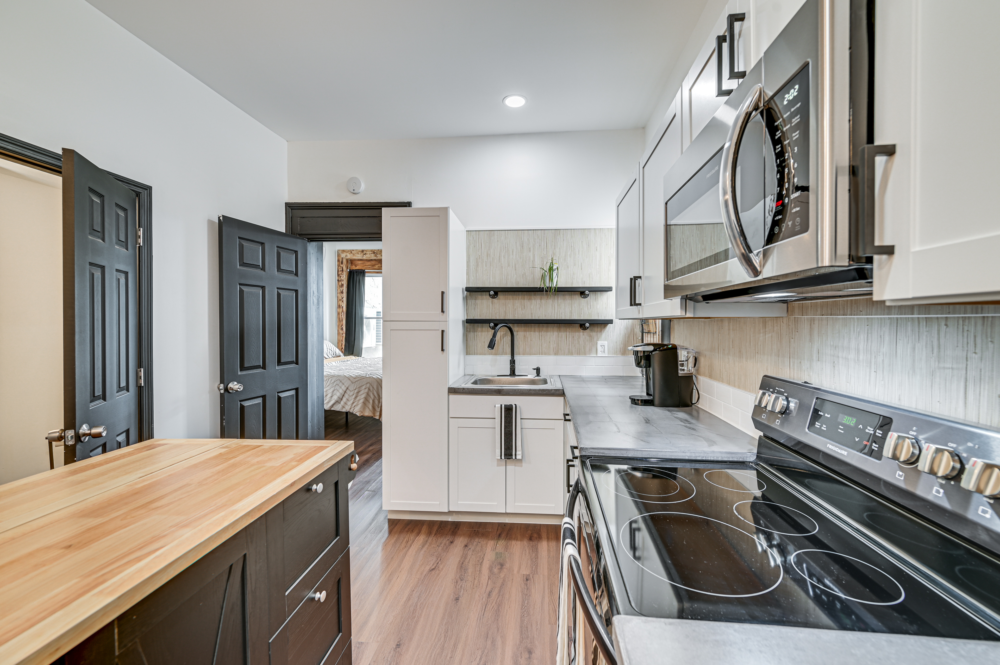Walk to Dtwn Albany! Extended Escape w/ Deck - 520302 - Photo 9
