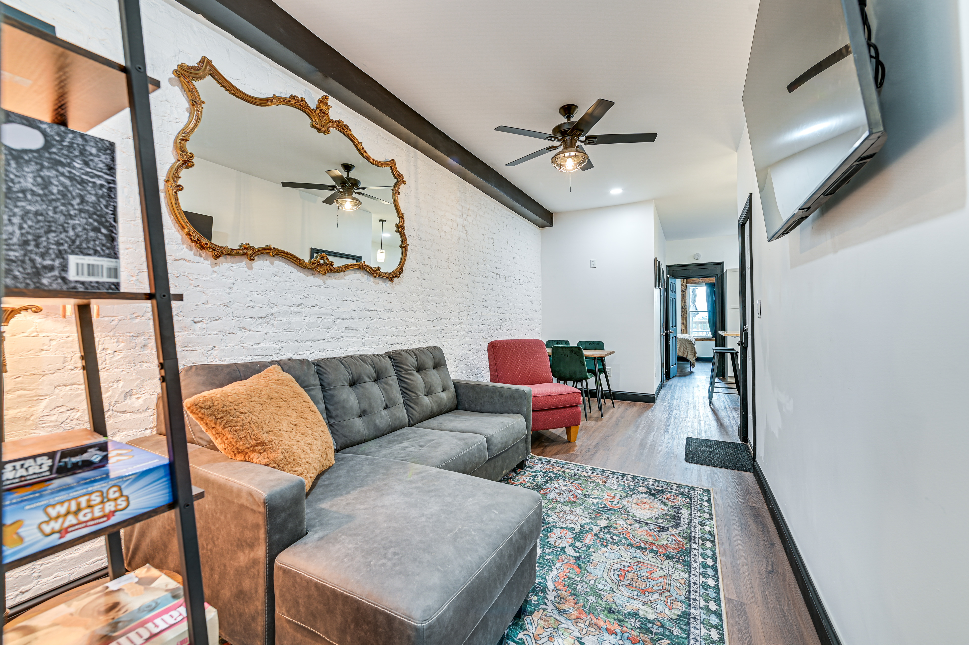 Walk to Dtwn Albany! Extended Escape w/ Deck - 520302 - Photo 1