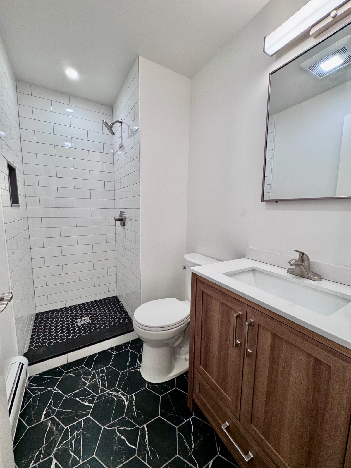 Stylish 3BR Ranch Home Near Dartmouth & DHMC - Photo 4