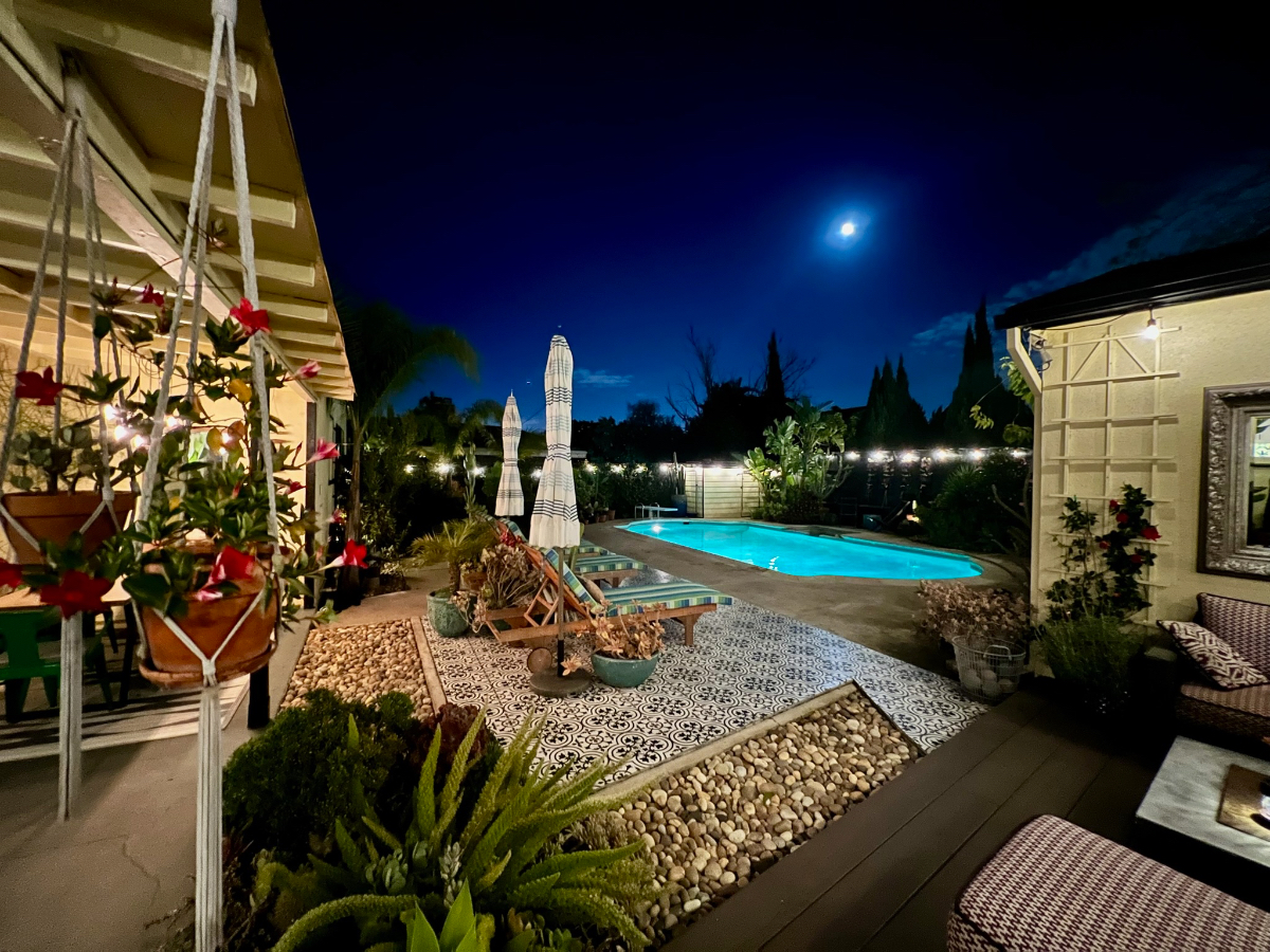 Mid-Century California Ranch Family Home with Pool - Photo 1