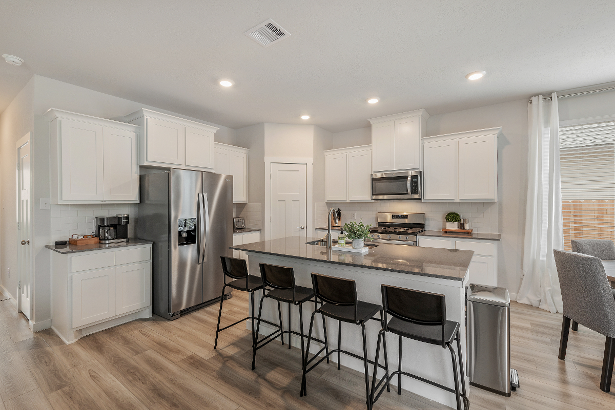 Traditions Trail - 15 Minutes to Kyle Field / 4 Bedrooms - Photo 3