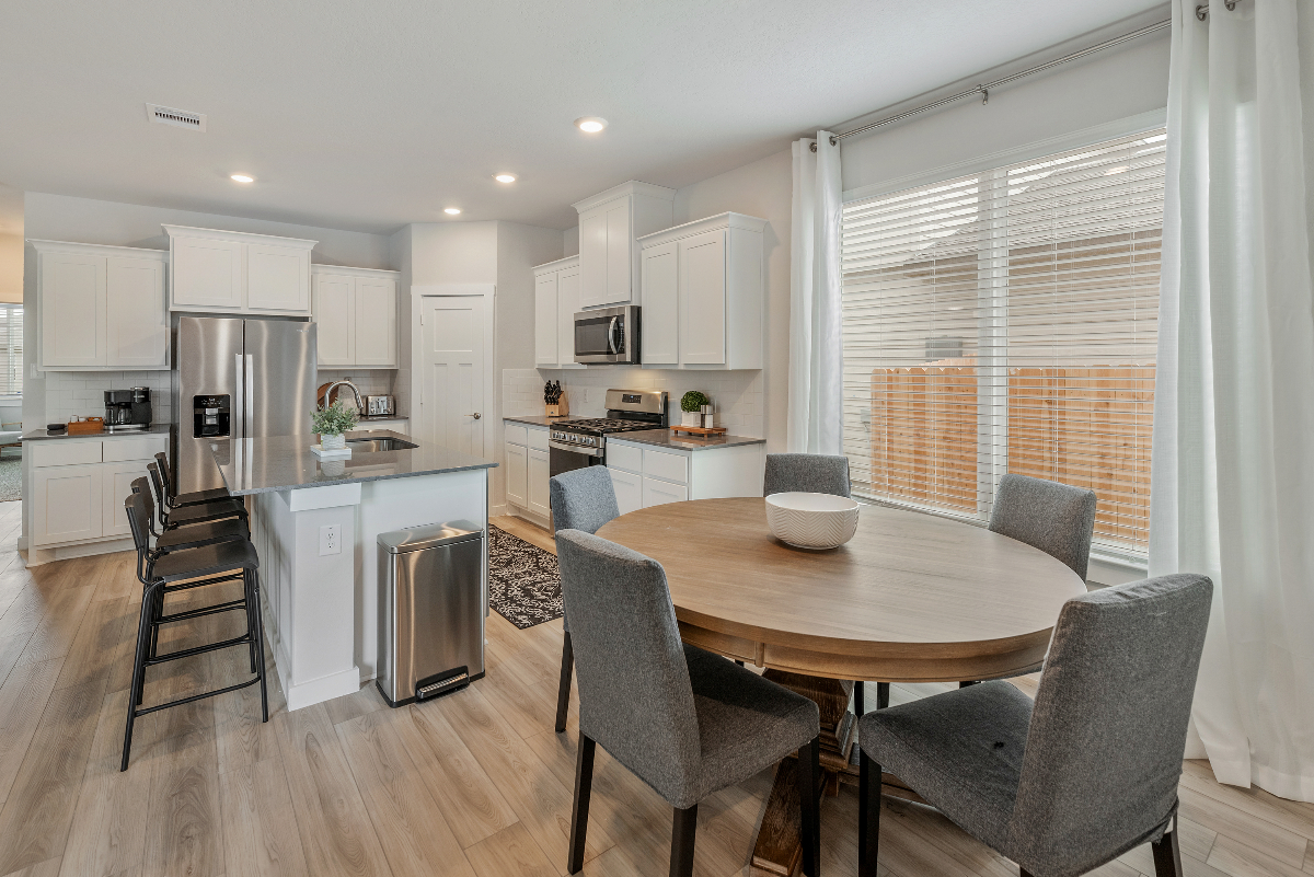 Traditions Trail - 15 Minutes to Kyle Field / 4 Bedrooms - Photo 4