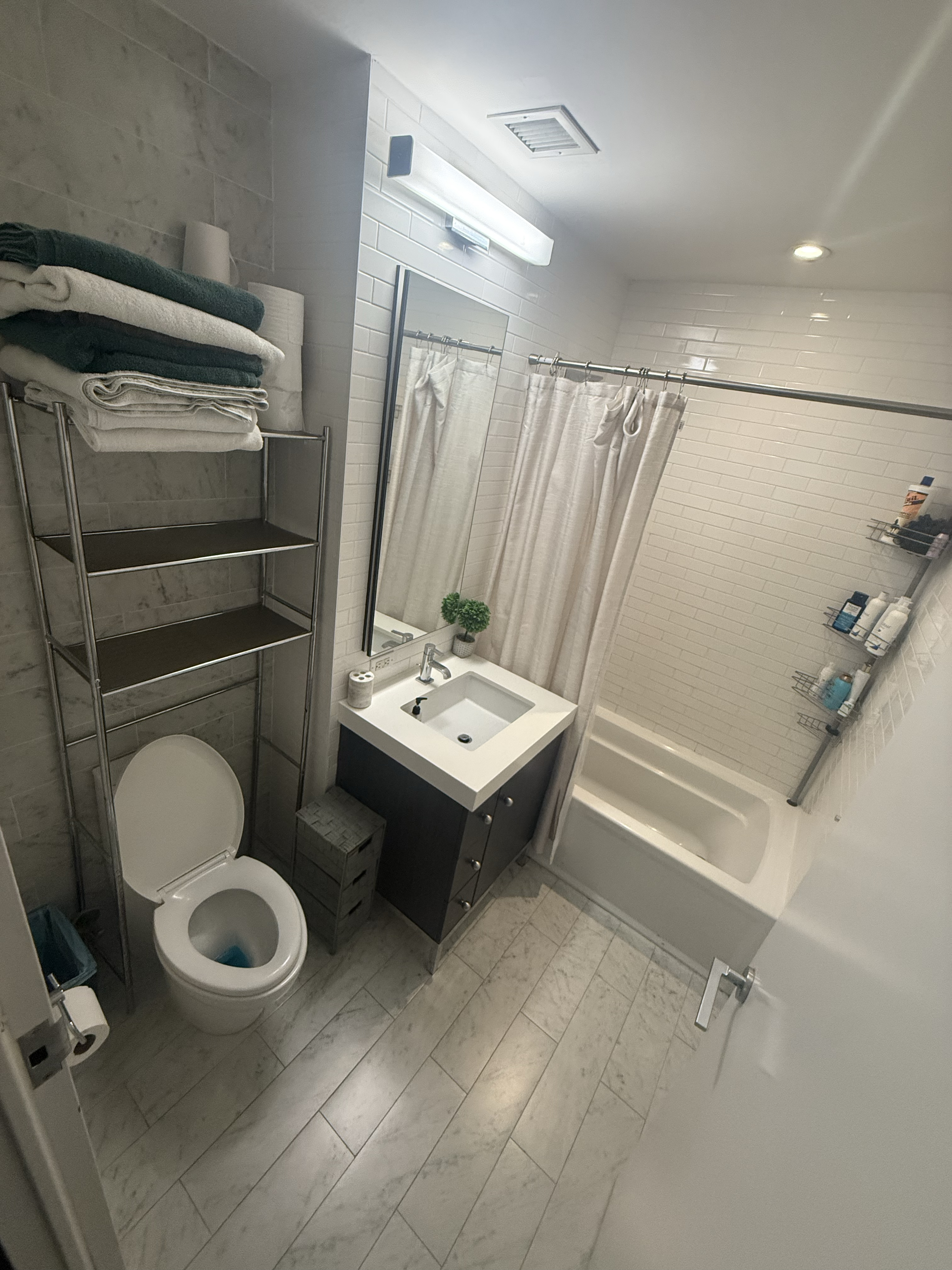 Luxury Midtown Manhattan 1 Bedroom Unit, 24/7 Concierge Reception - Photo 12