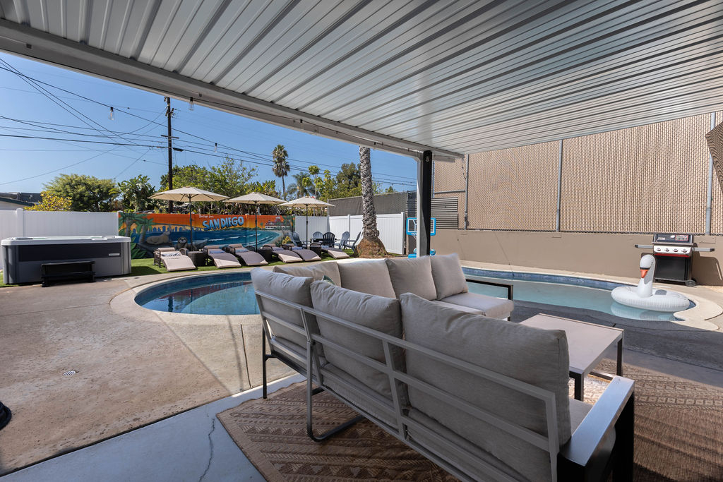 Tropical Staycation | Private Pool, Hot Tub, Fire Pit and BBQ - Photo 2