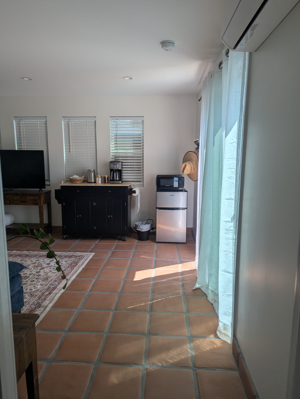 Private Suite Near Glendale Hospitals & DTLA - Atwater Village - Photo 4