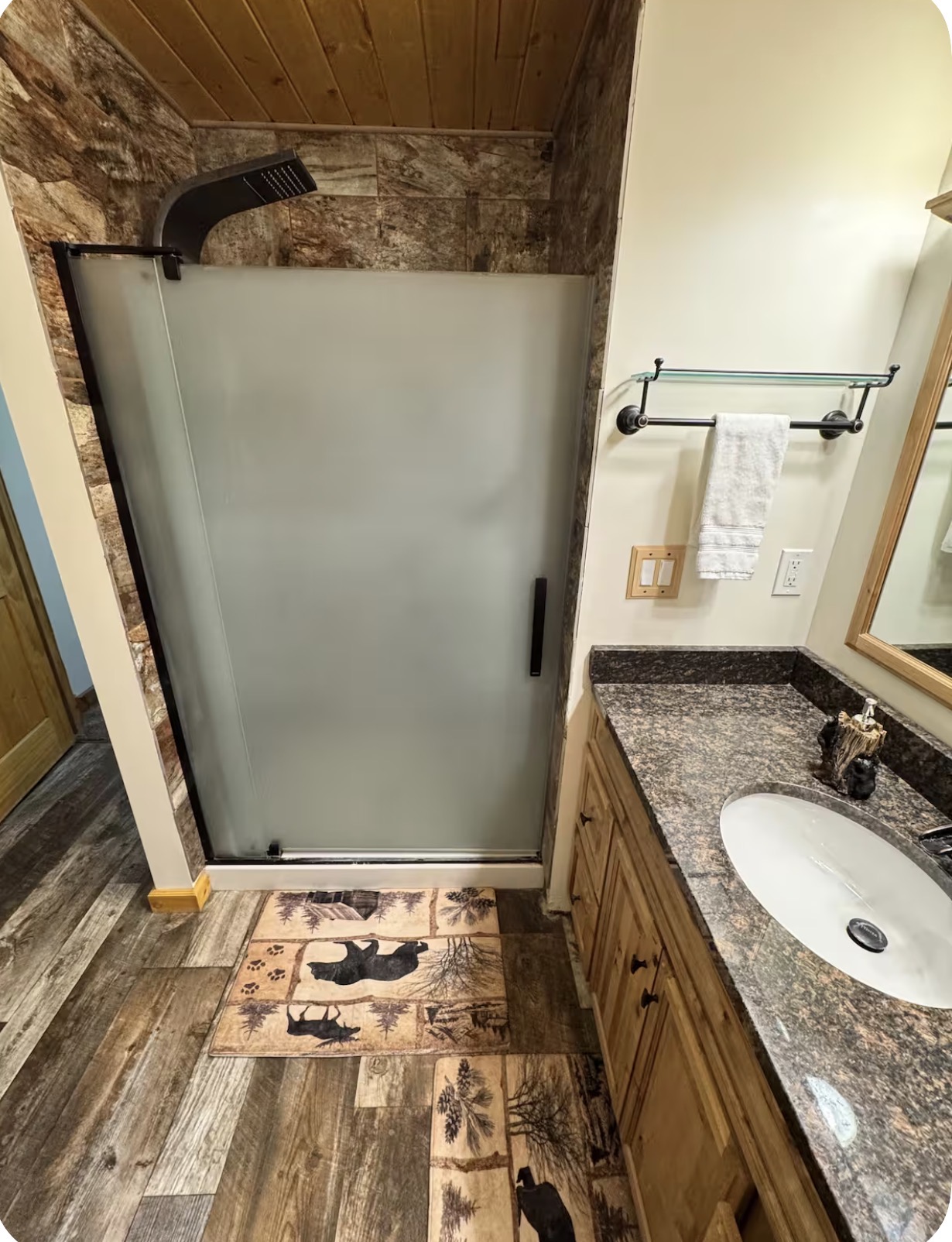 Cozy Furnished Cottage in Cody - All Utilities Included - Photo 11