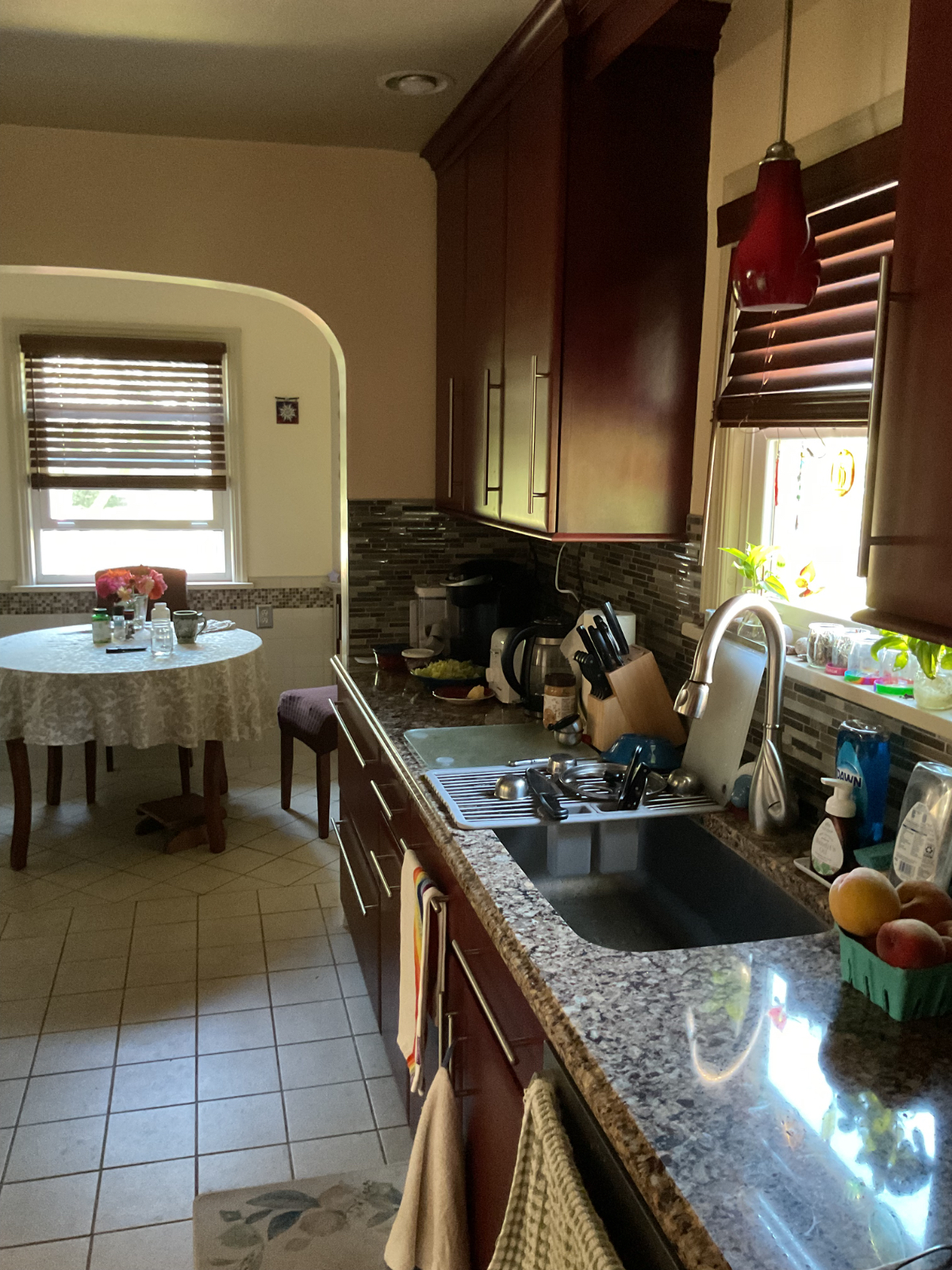 Private first-floor room in a quiet, working class neighborhood, - Photo 2