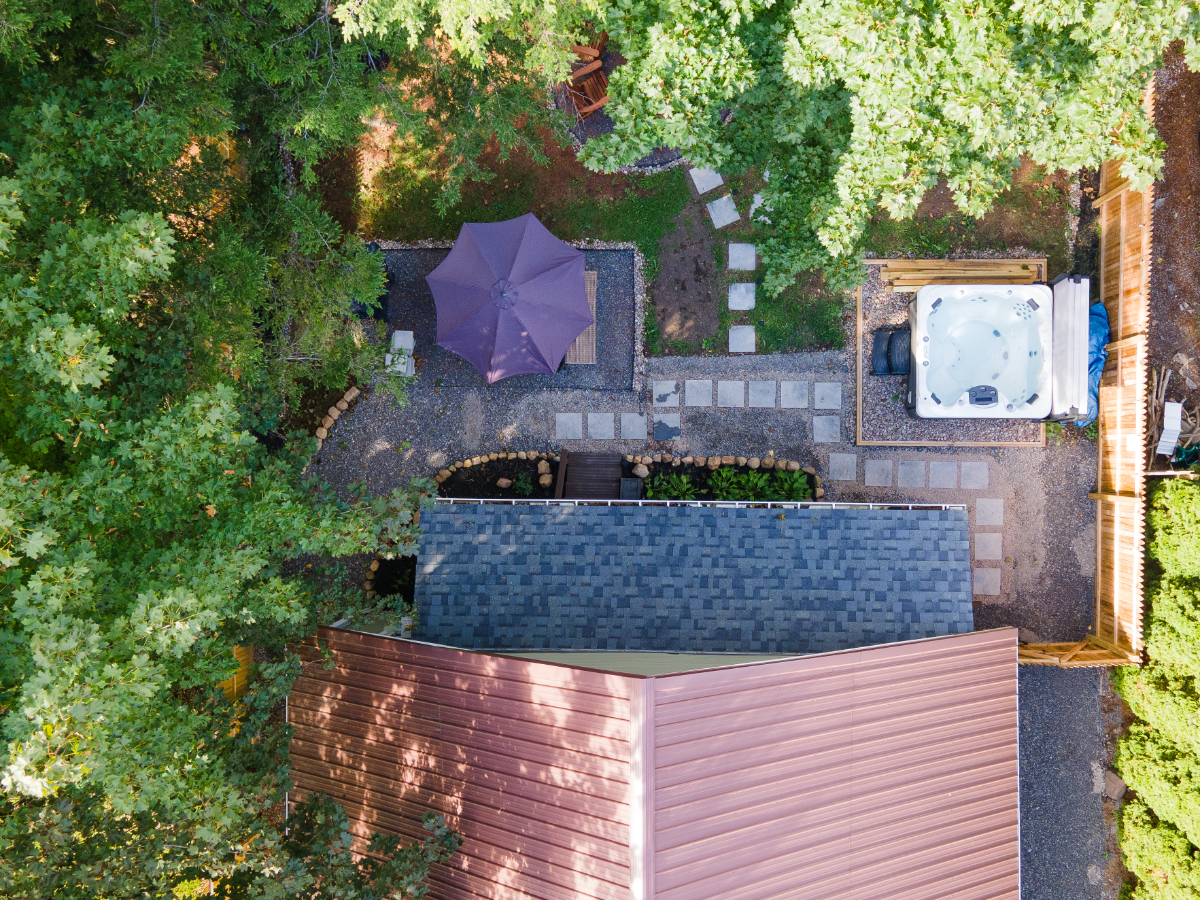 Renovated Furnished 2BR | Hot Tub, Fire Pit + 2 Parking Spots - Photo 4