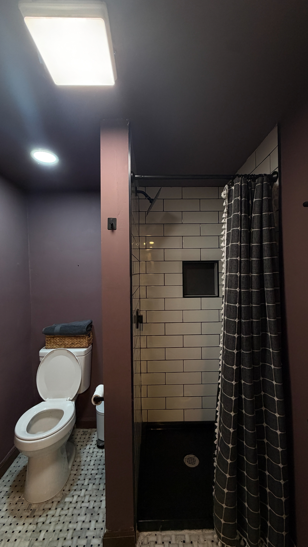 Renovated Furnished 2BR | Hot Tub, Fire Pit + 2 Parking Spots - Photo 9