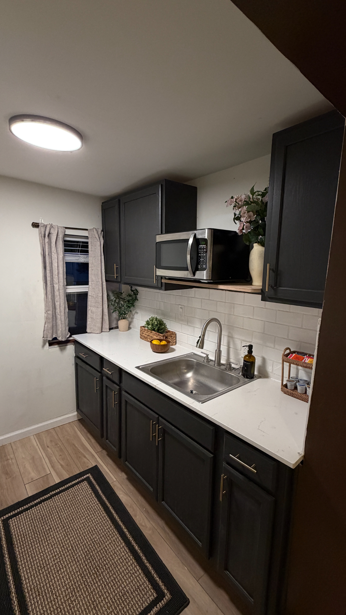 Renovated Furnished 2BR | Hot Tub, Fire Pit + 2 Parking Spots - Photo 11