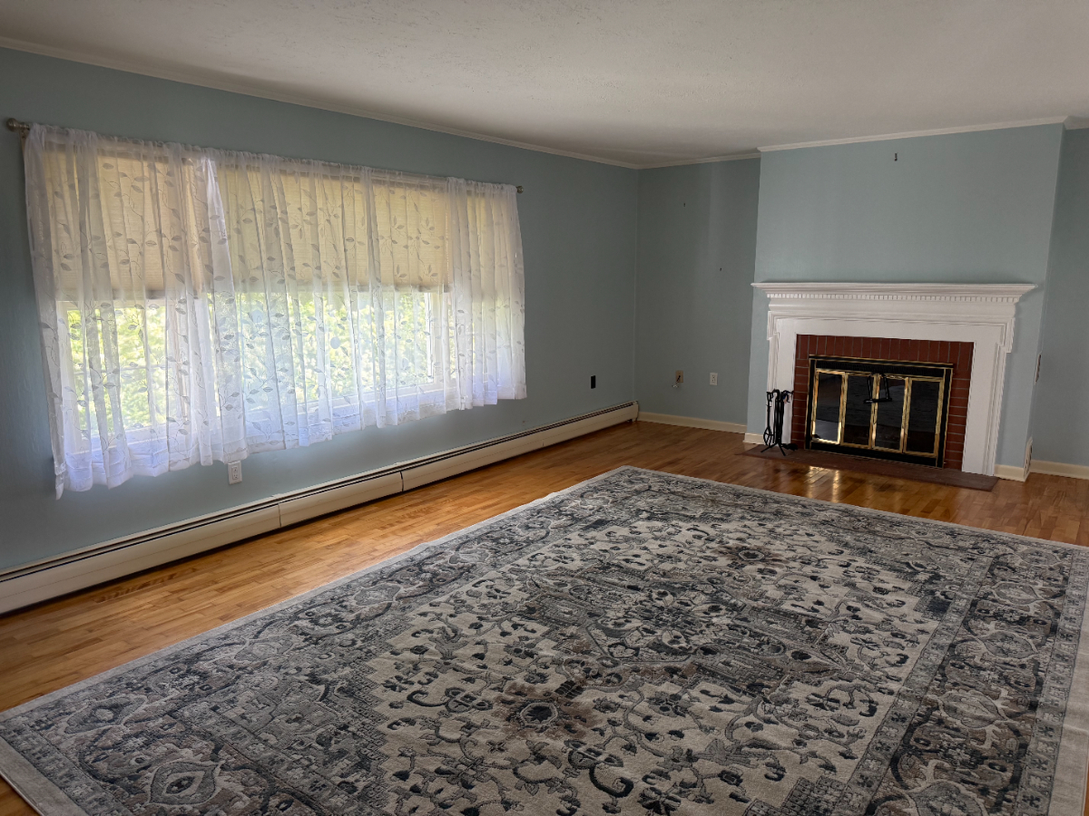 Relocating???? This Classic home is for you!!!!!....availabe immediately - Photo 8
