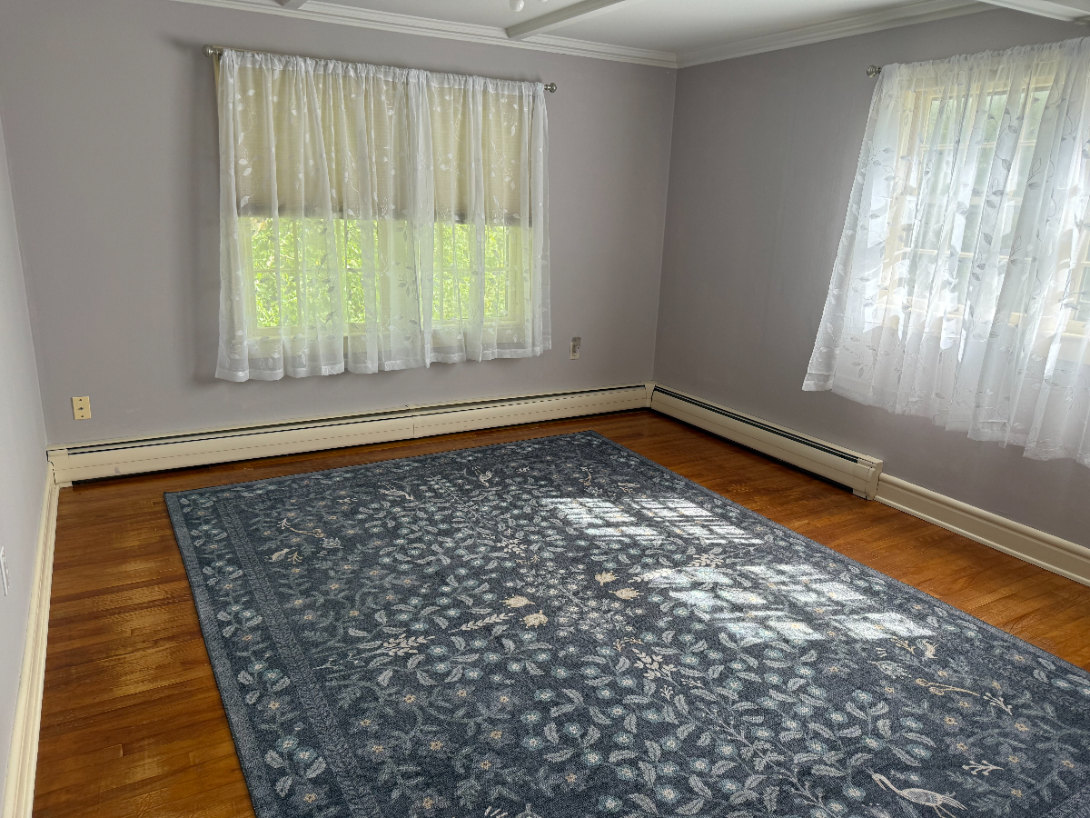 Relocating???? This Classic home is for you!!!!!....availabe immediately - Photo 9