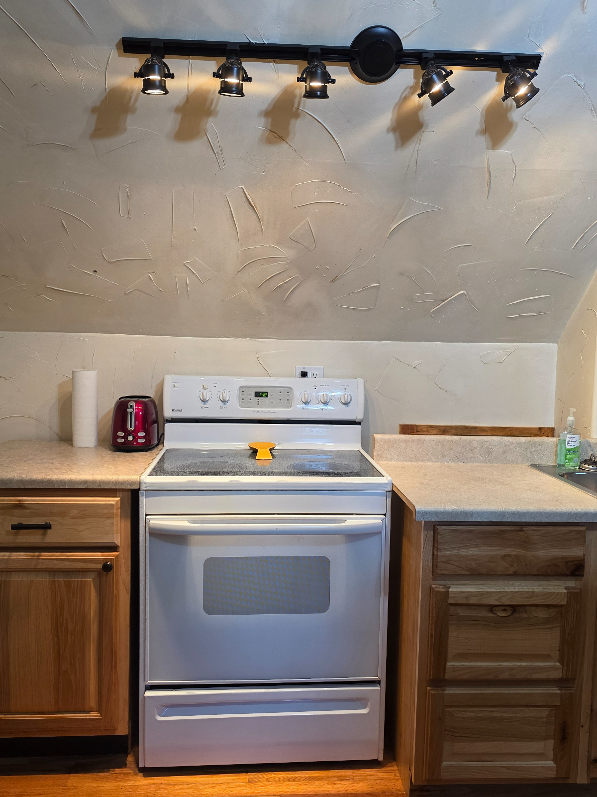 Charming and spacious apartment in the foothills of the Big Horns - Photo 4