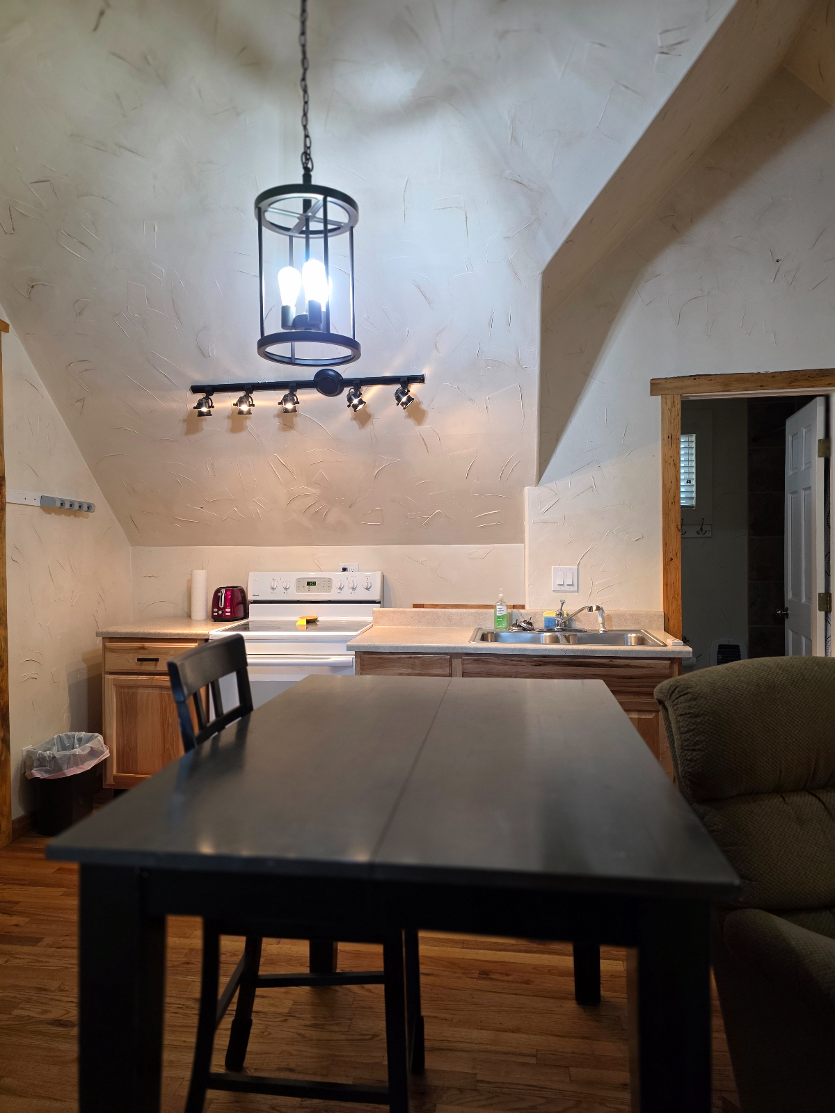 Charming and spacious apartment in the foothills of the Big Horns - Photo 5