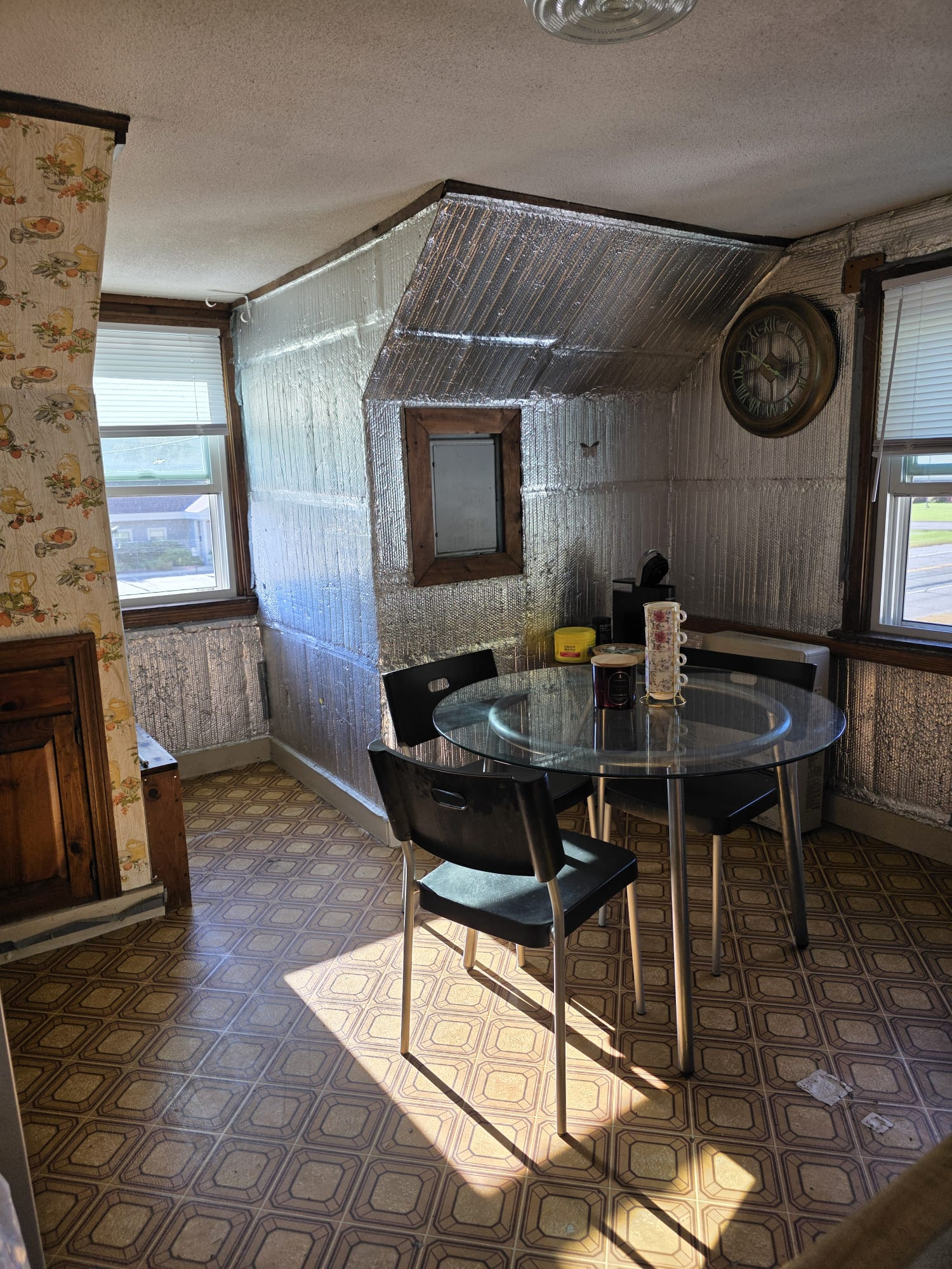 Clean, Quiet Furnished Room with Flexible Rental Terms - Photo 7