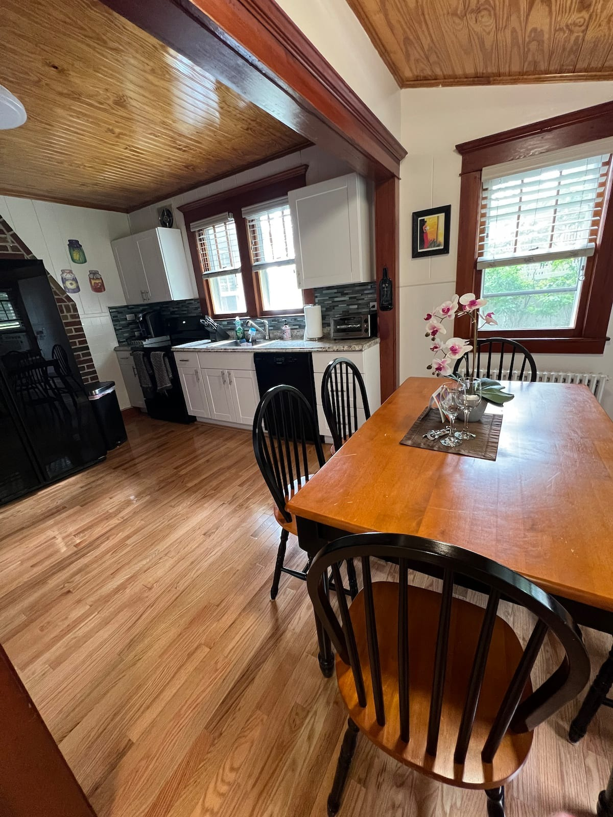 Furnished lakefront living with sunset views and plenty of room to unwind - Photo 10