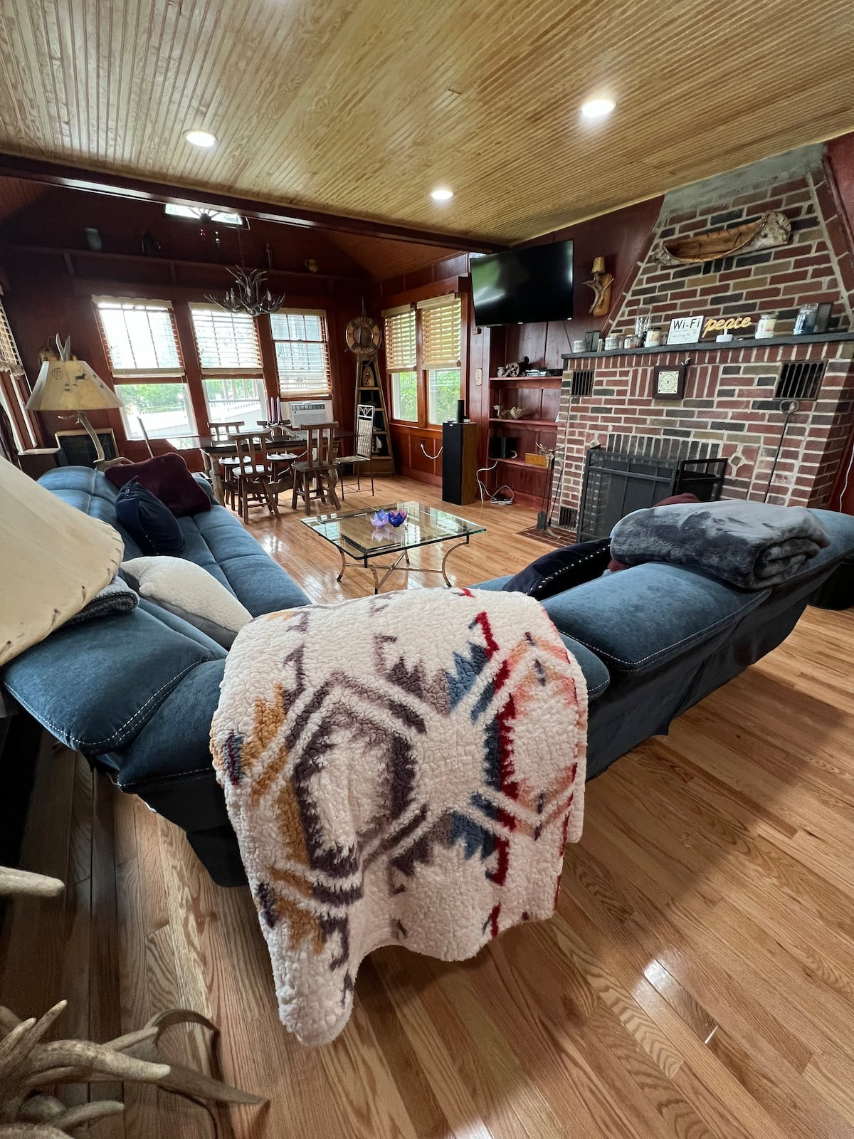 Furnished lakefront living with sunset views and plenty of room to unwind - Photo 1