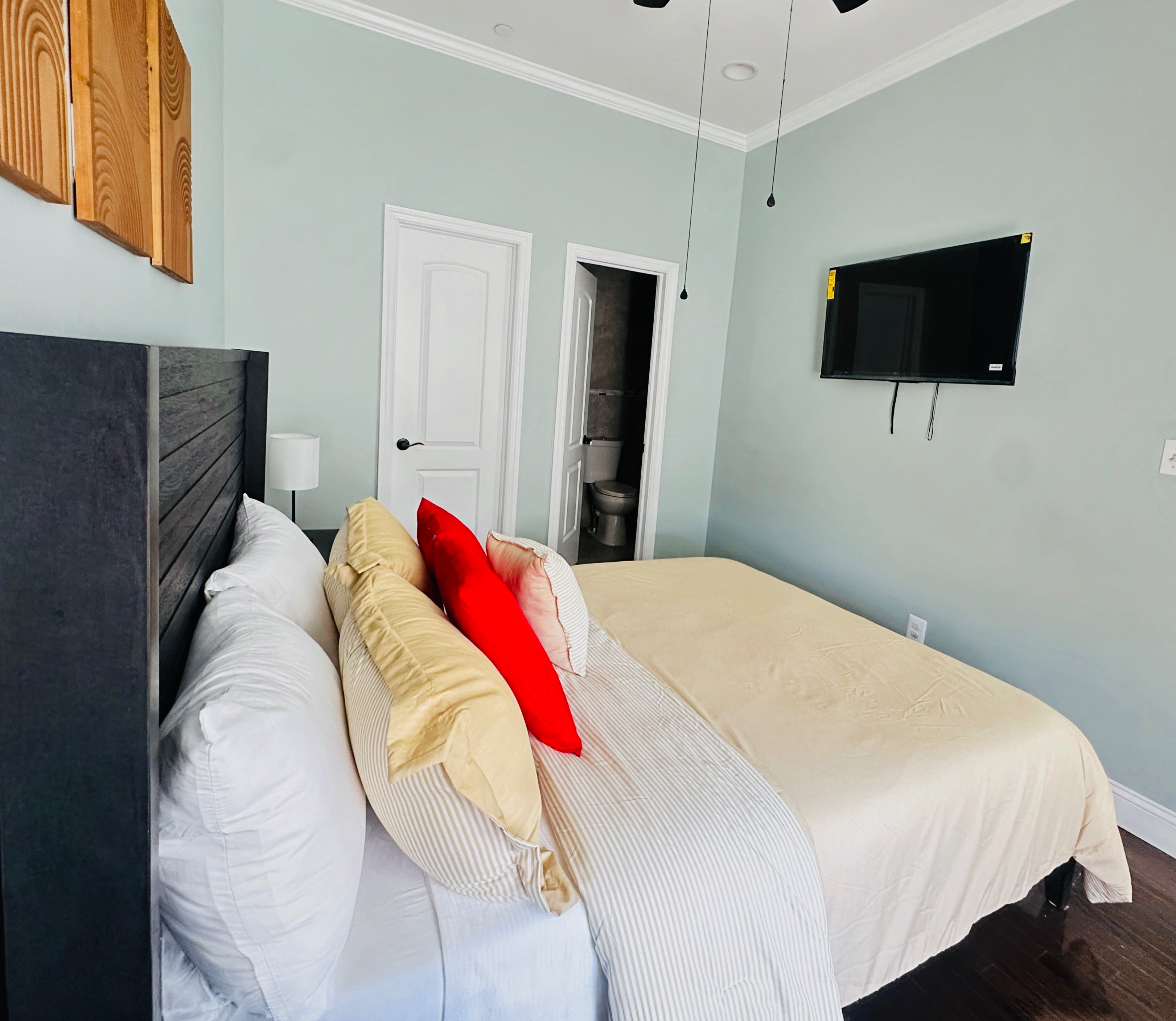 Minutes away from NYC-The Bronx Nest | Spacious Furnished Home for Work & Extended Stays NEST 1 - Photo 9
