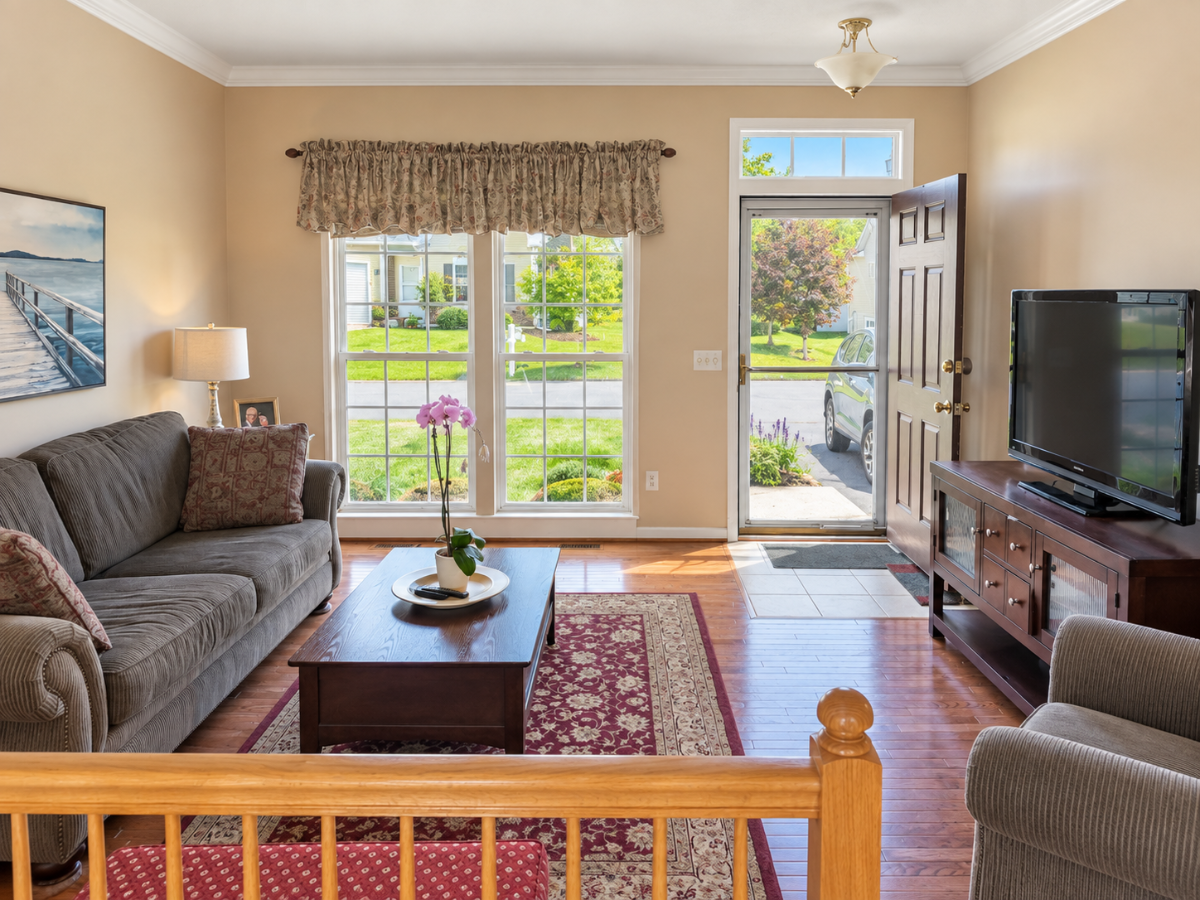 ENTIRE 3BR/4BA HOUSE or INDIVIDUAL ROOM for the right person - Photo 3