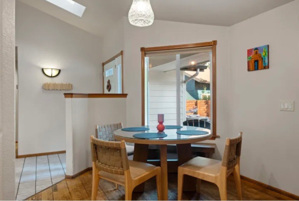 Beautiful 3/2 in midtown w/ new completely remodeled bathrooms - Photo 3