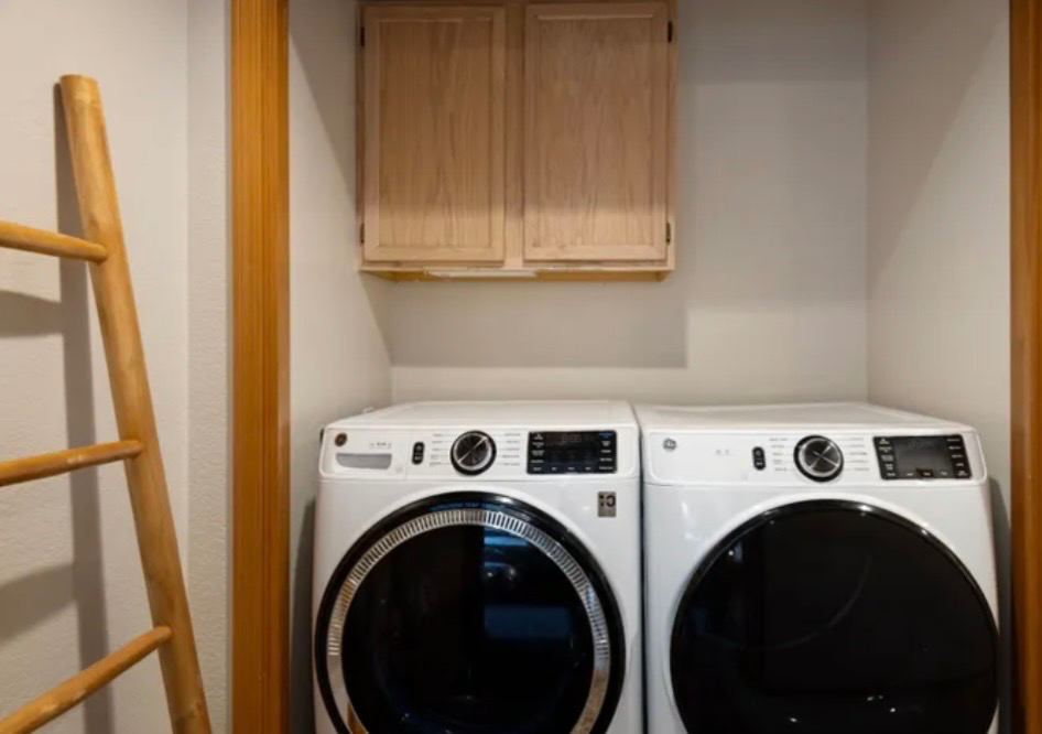 Beautiful 3/2 in midtown w/ new completely remodeled bathrooms - Photo 4