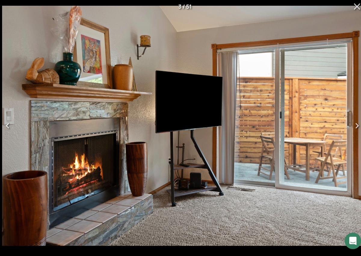 Beautiful 3/2 in midtown w/ new completely remodeled bathrooms - Photo 2