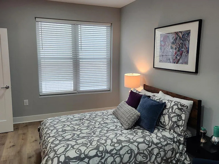 A cozy en suite unit is available for short and long term - Photo 4