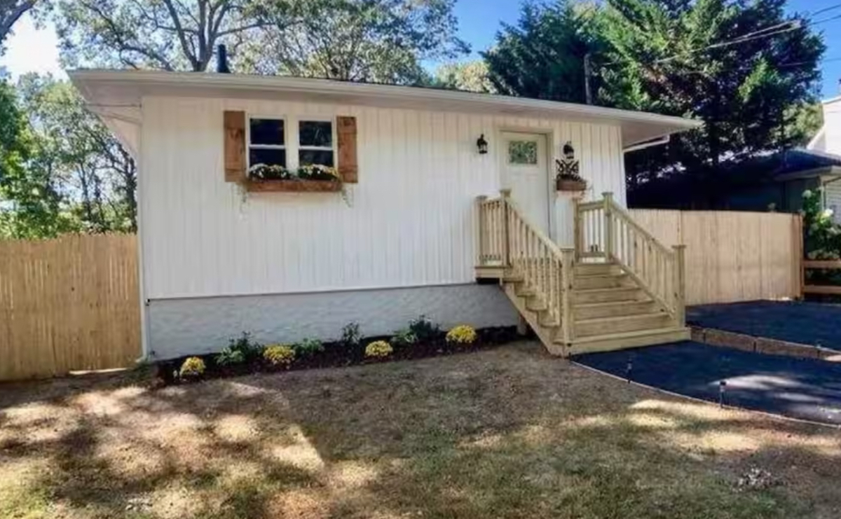 Beautiful home near the Hamptons! - Photo 2