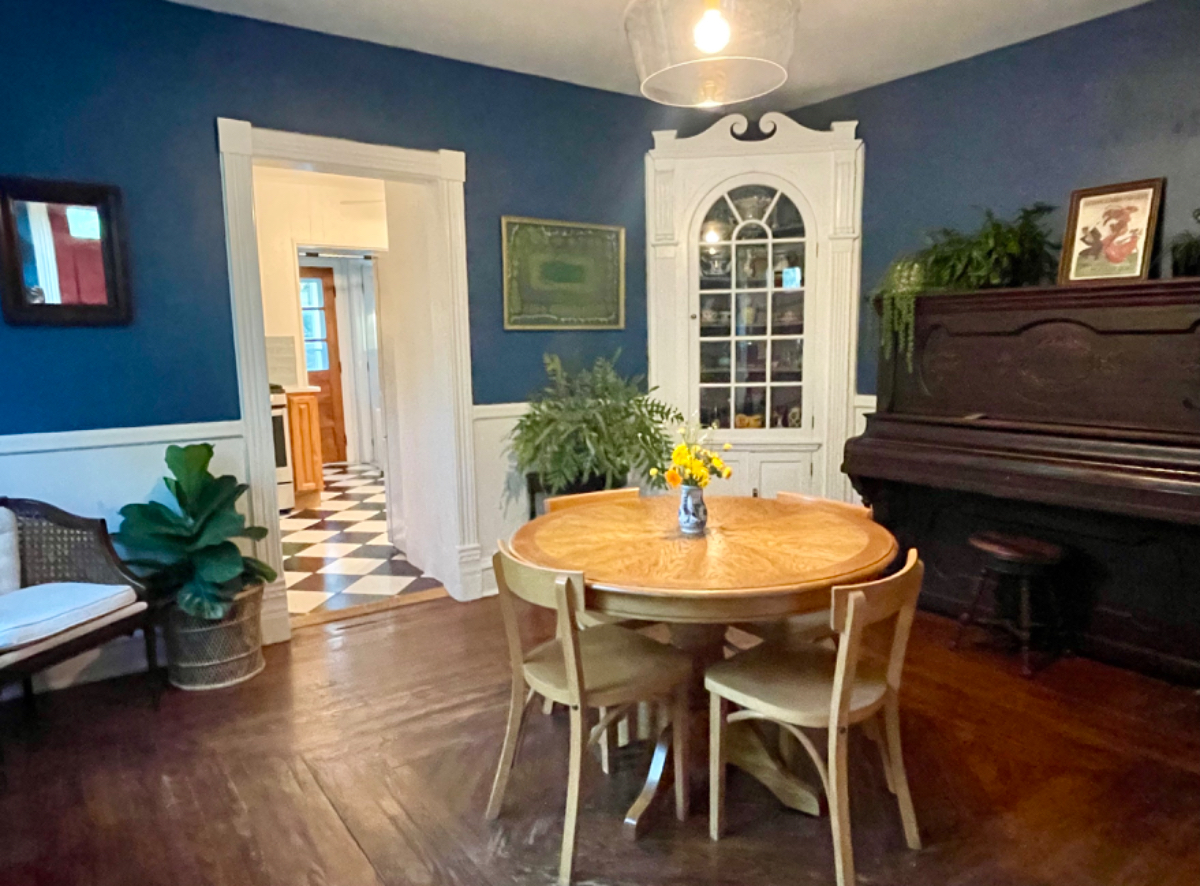 Enchanting Fully Furnished Victorian House - Photo 3
