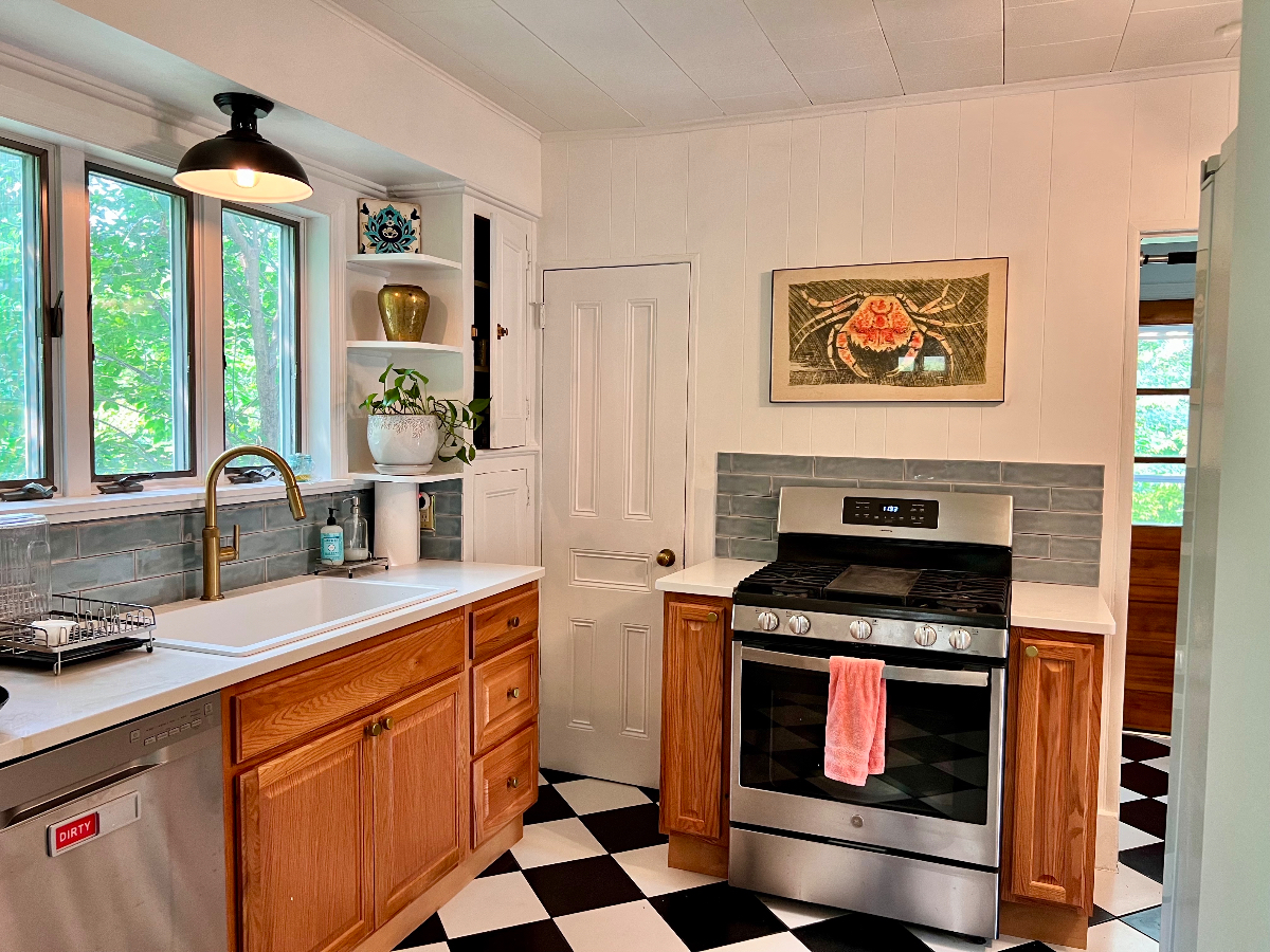 Enchanting Fully Furnished Victorian House - Photo 5