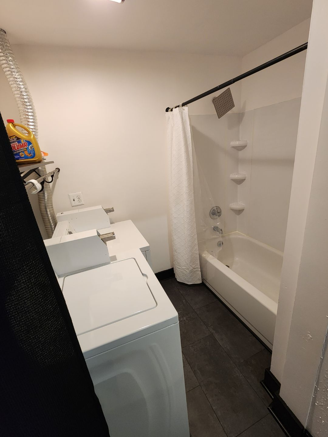 Newly Renovated Loft Apartment, 4 bedrooms or by-the-room - Photo 2